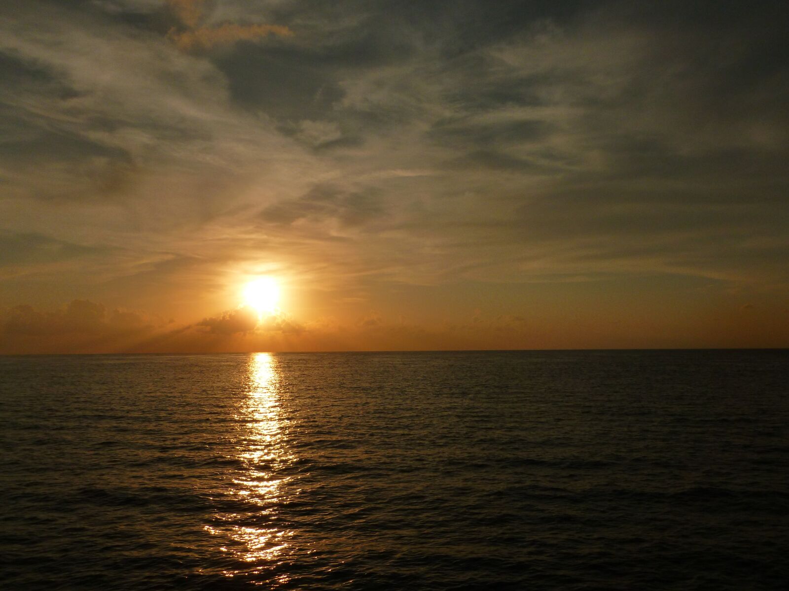 Panasonic DMC-FH25 sample photo. Sunset, sea, ocean photography