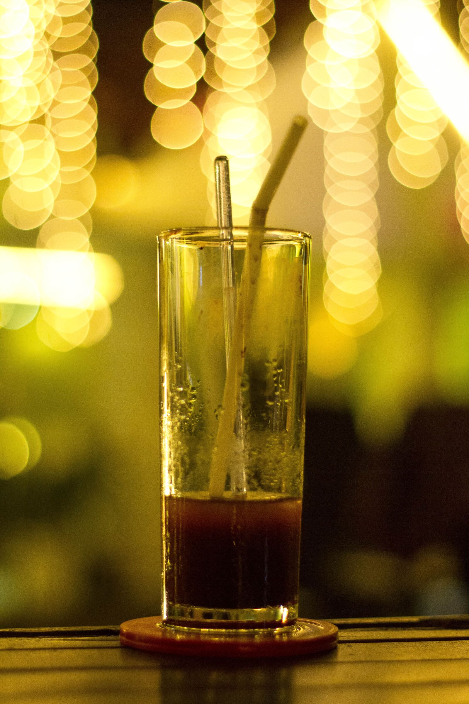 Canon EOS 7D + Canon EF 50mm F1.8 II sample photo. Alcohol, bar, beverage photography