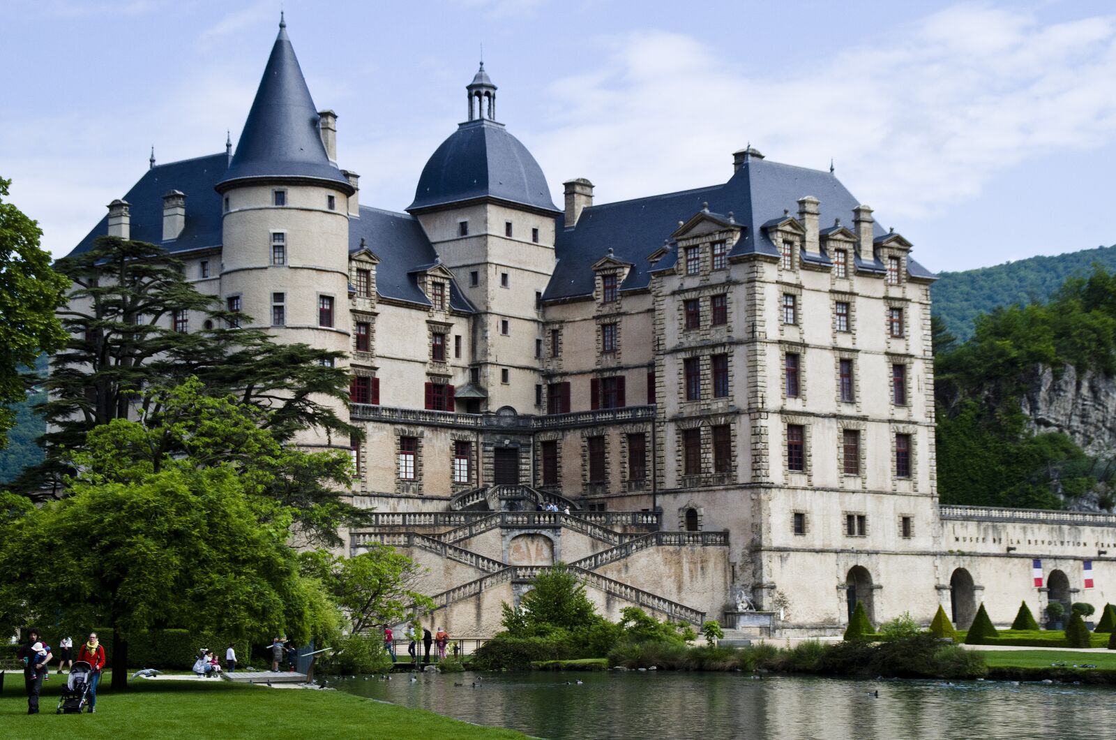 Pentax K-30 sample photo. Castle, park, lake photography