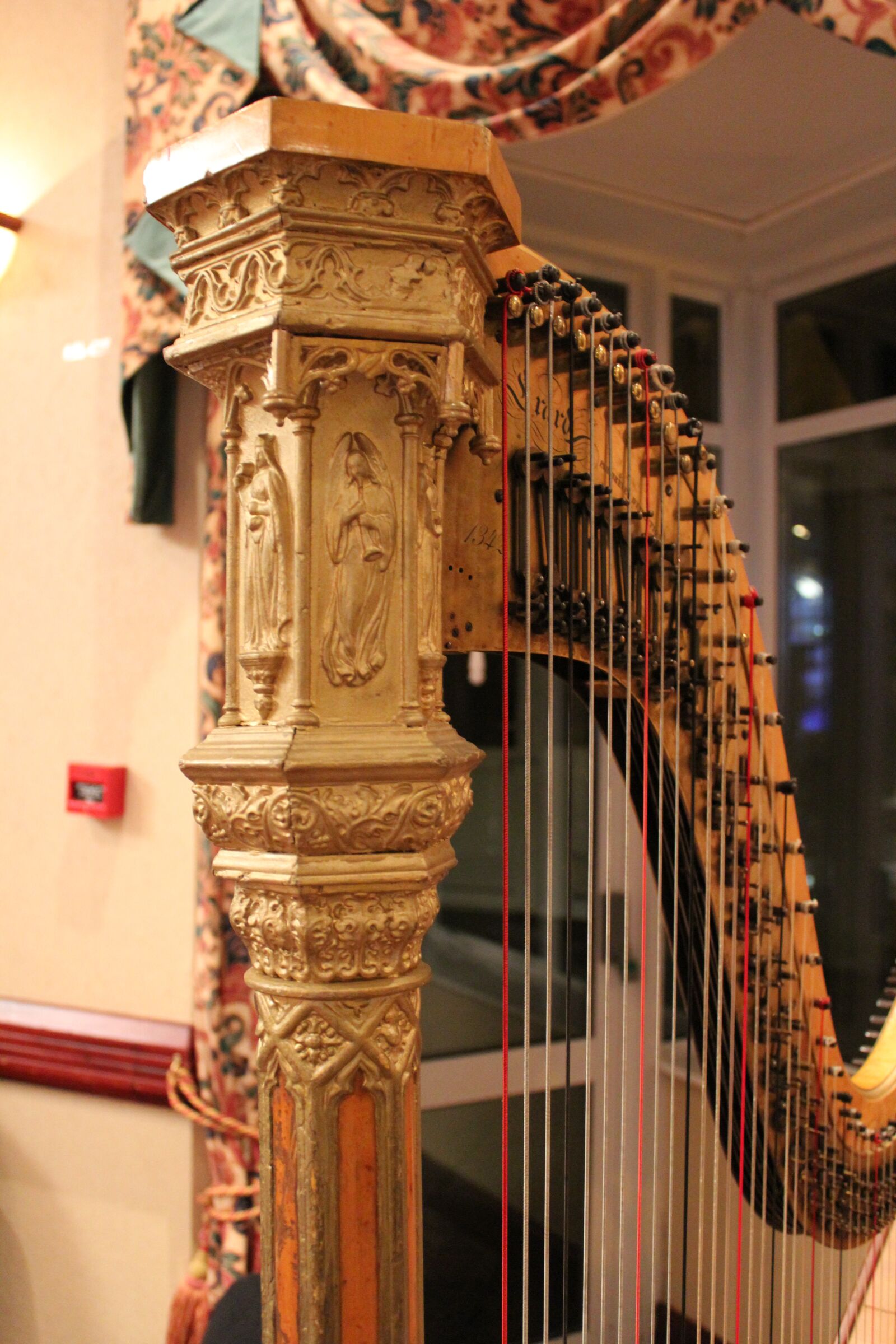 Canon EOS 550D (EOS Rebel T2i / EOS Kiss X4) sample photo. Harp, irish, ireland photography