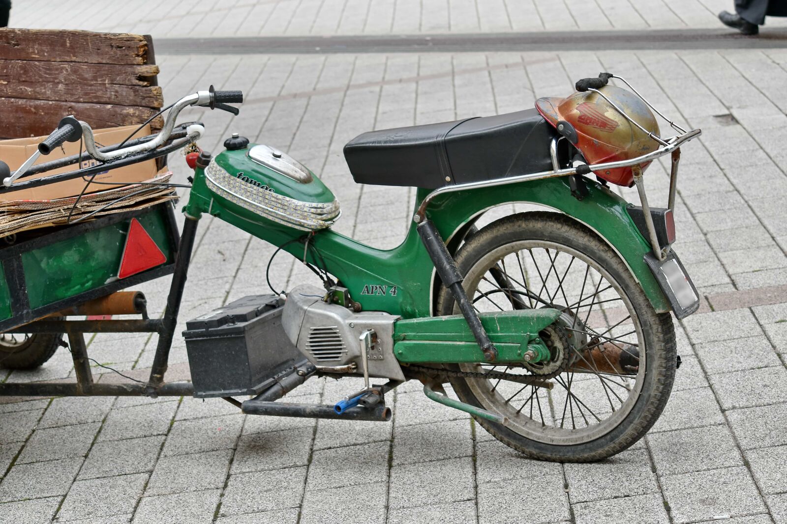 Nikon D5500 sample photo. Cart, vehicle, street, wheel photography