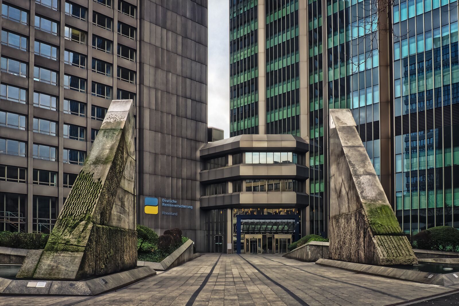 Olympus OM-D E-M10 sample photo. Architecture, modern, building photography