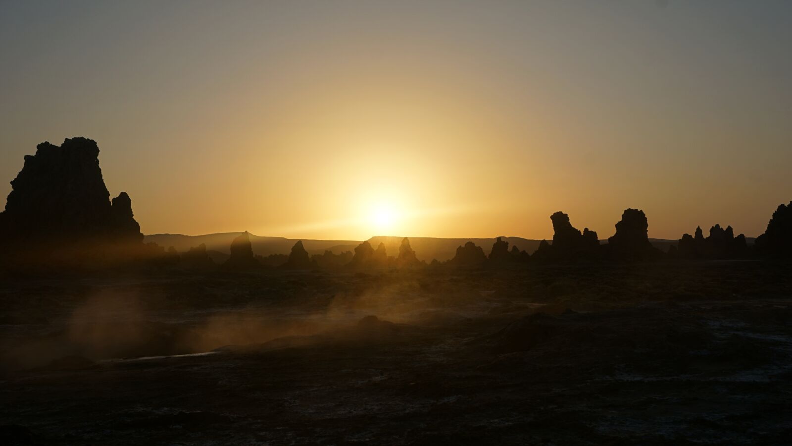 Sony a6000 sample photo. Rocks, sunrise, chimneys photography
