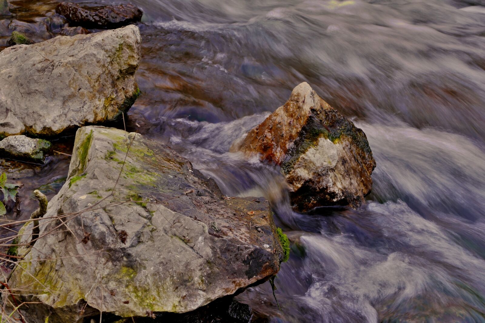 Panasonic Lumix DMC-FZ1000 sample photo. Waterfall, rock, creek photography