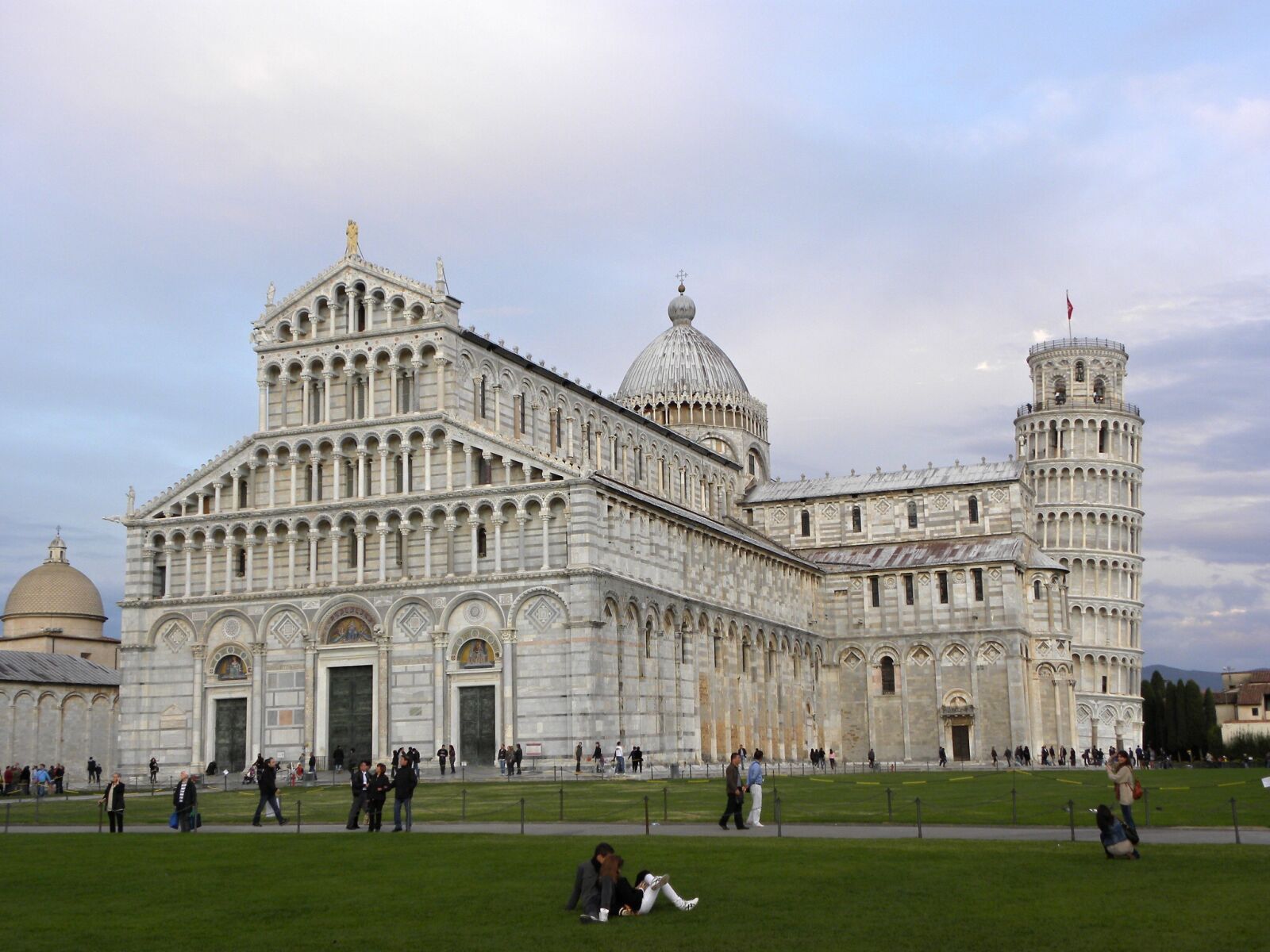 Nikon Coolpix P90 sample photo. Pisa, tower, inclined photography