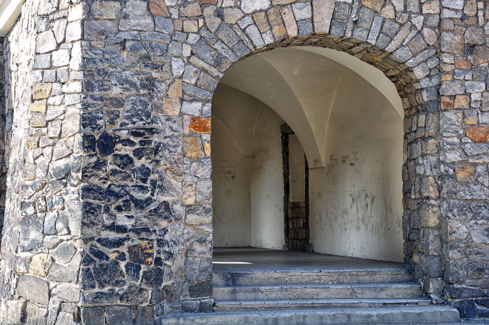 Nikon D90 sample photo. Kamienica, gateway, ladder photography