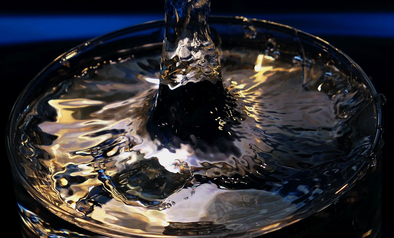 Panasonic Lumix DMC-LX10 (Lumix DMC-LX15) sample photo. Water, fontaine, fresh photography