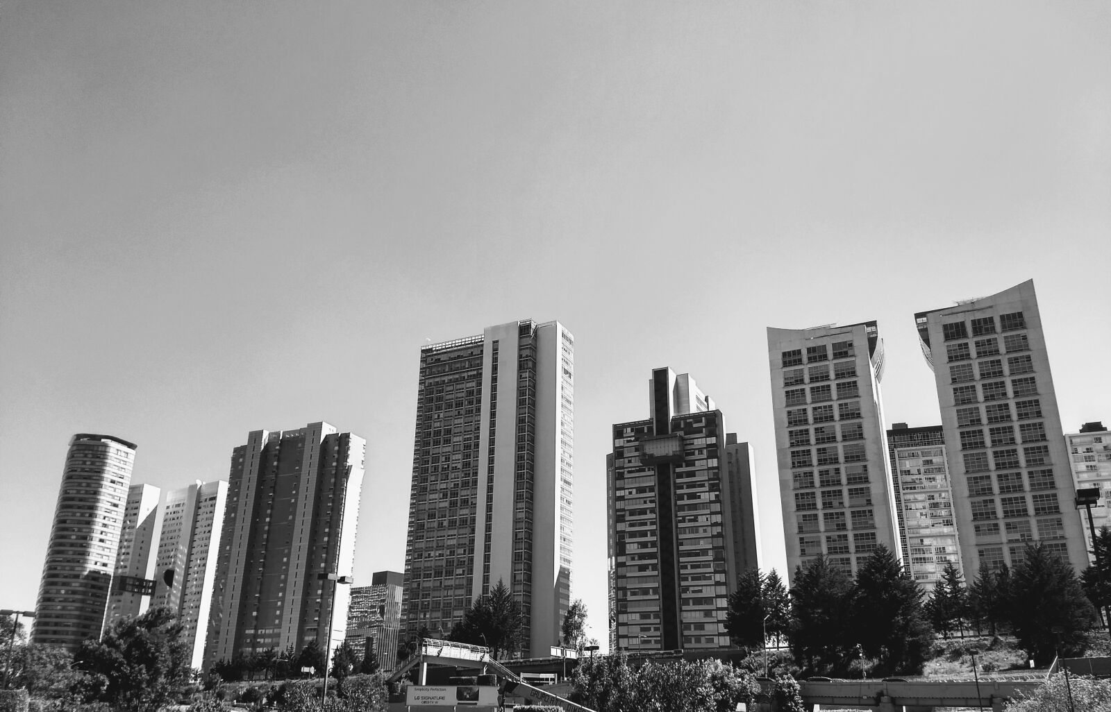 Motorola Moto G (5) Plus sample photo. Skyscraper, city, office photography