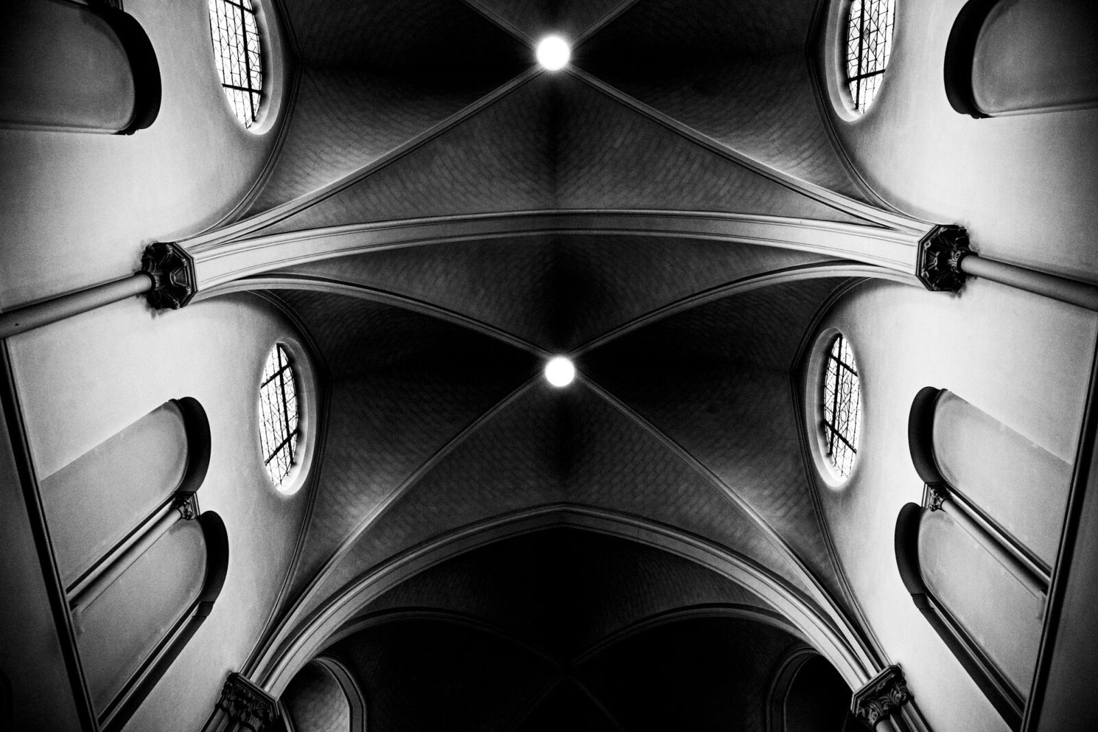 Canon EOS 6D + Canon EF 24-105mm F4L IS USM sample photo. Old, wall, ceiling photography