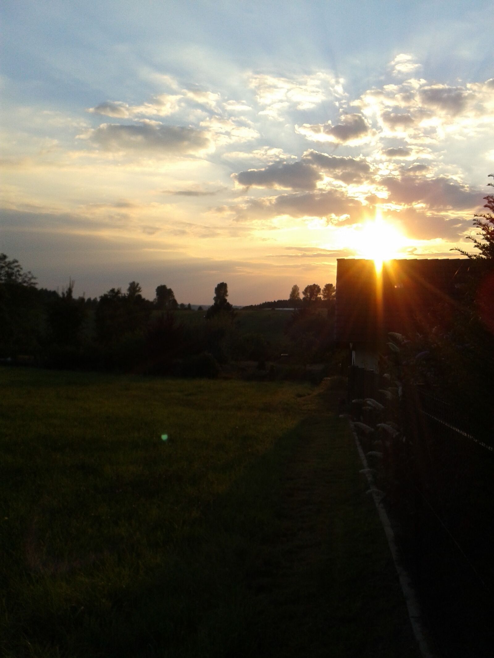 Samsung Galaxy S3 Mini sample photo. Sunset, clouds, landscapes photography