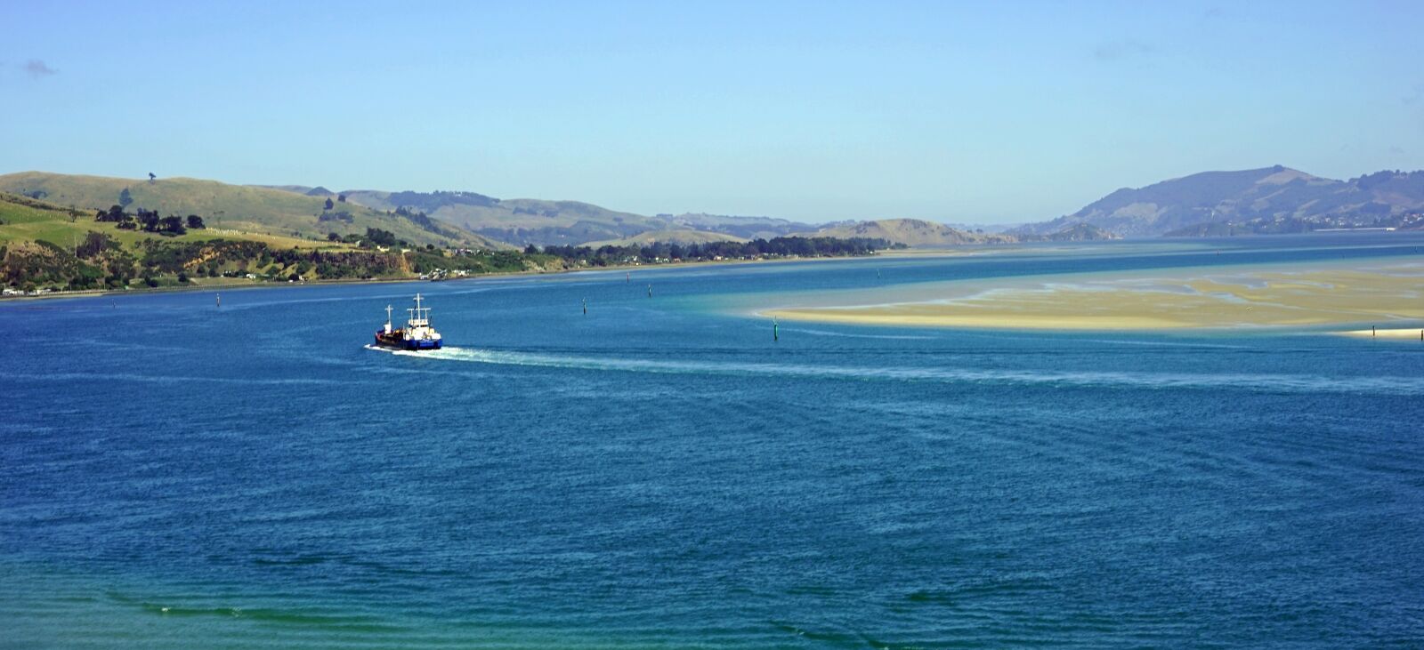 Sony a7 + Sony FE 24-240mm F3.5-6.3 OSS sample photo. Bay of otago, waterway photography