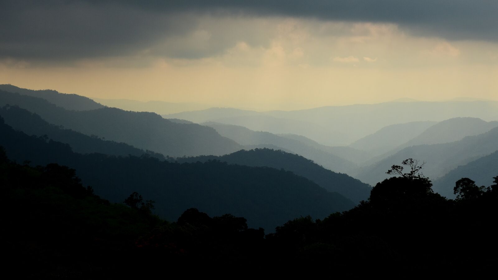 Nikon D5500 sample photo. Mountain, sunlight, landscape photography