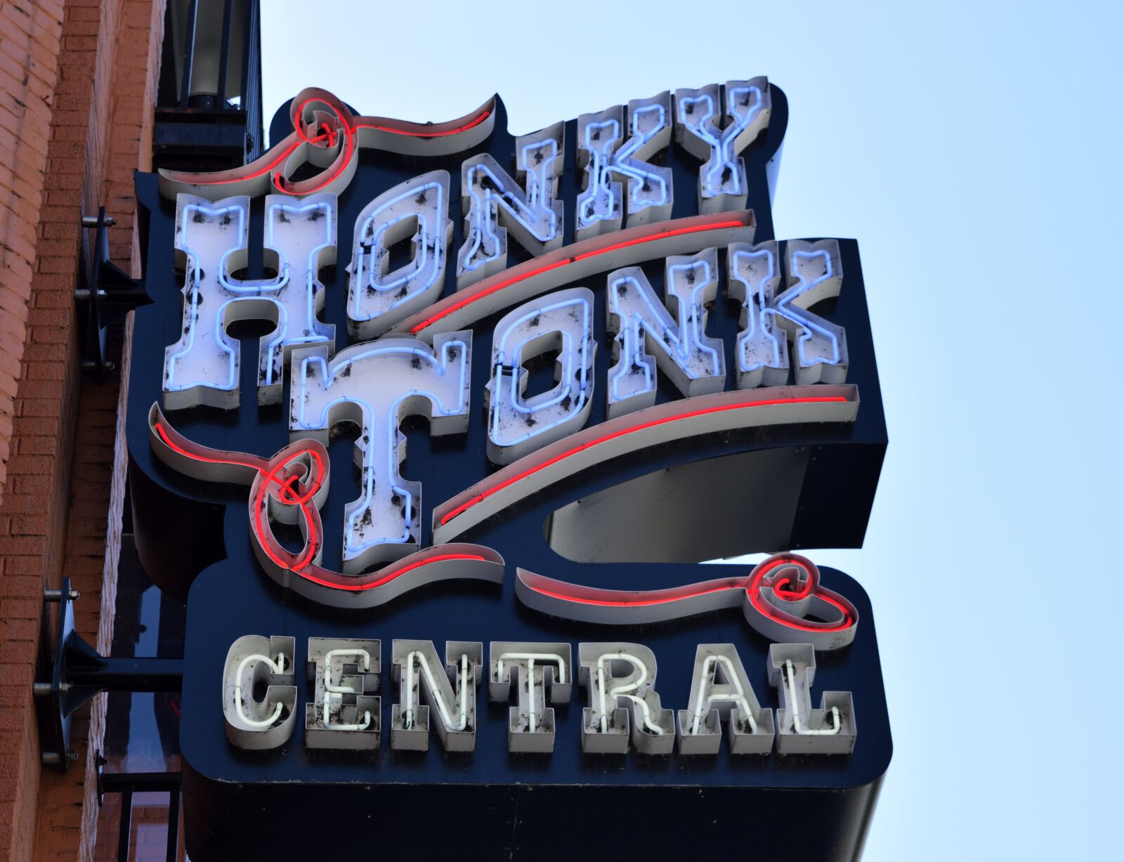 Nikon D3300 sample photo. Sign, neon light, bar photography