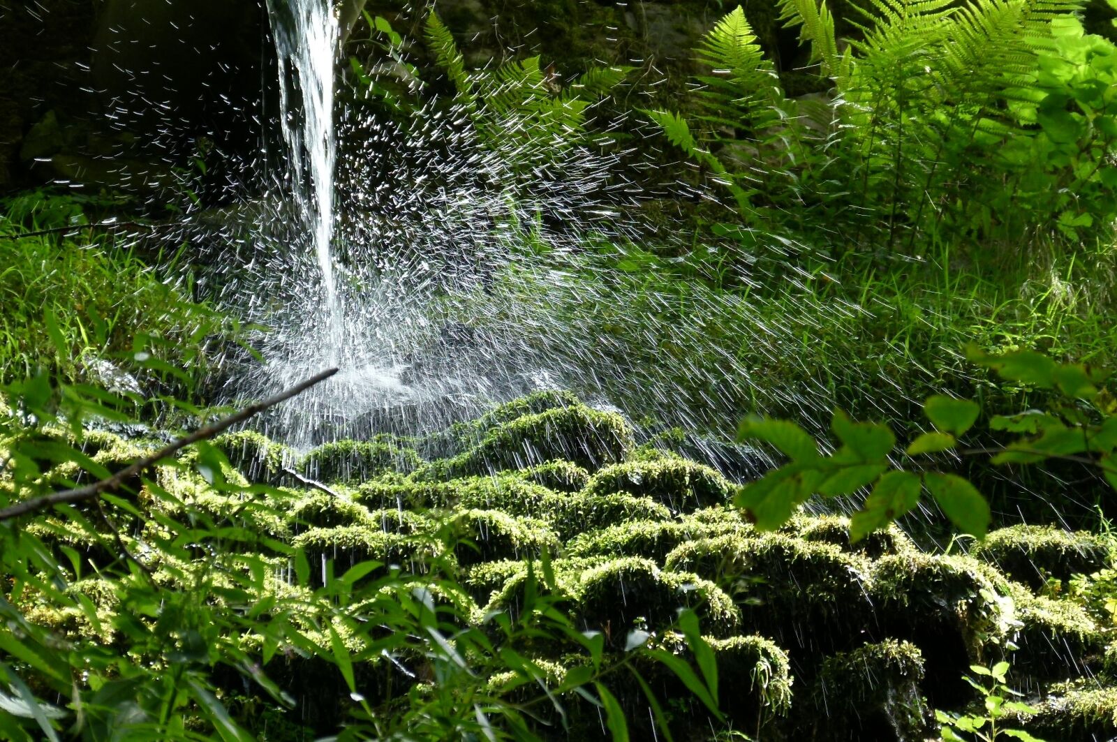 Panasonic Lumix DMC-FZ100 sample photo. Waterfall, water, splash photography