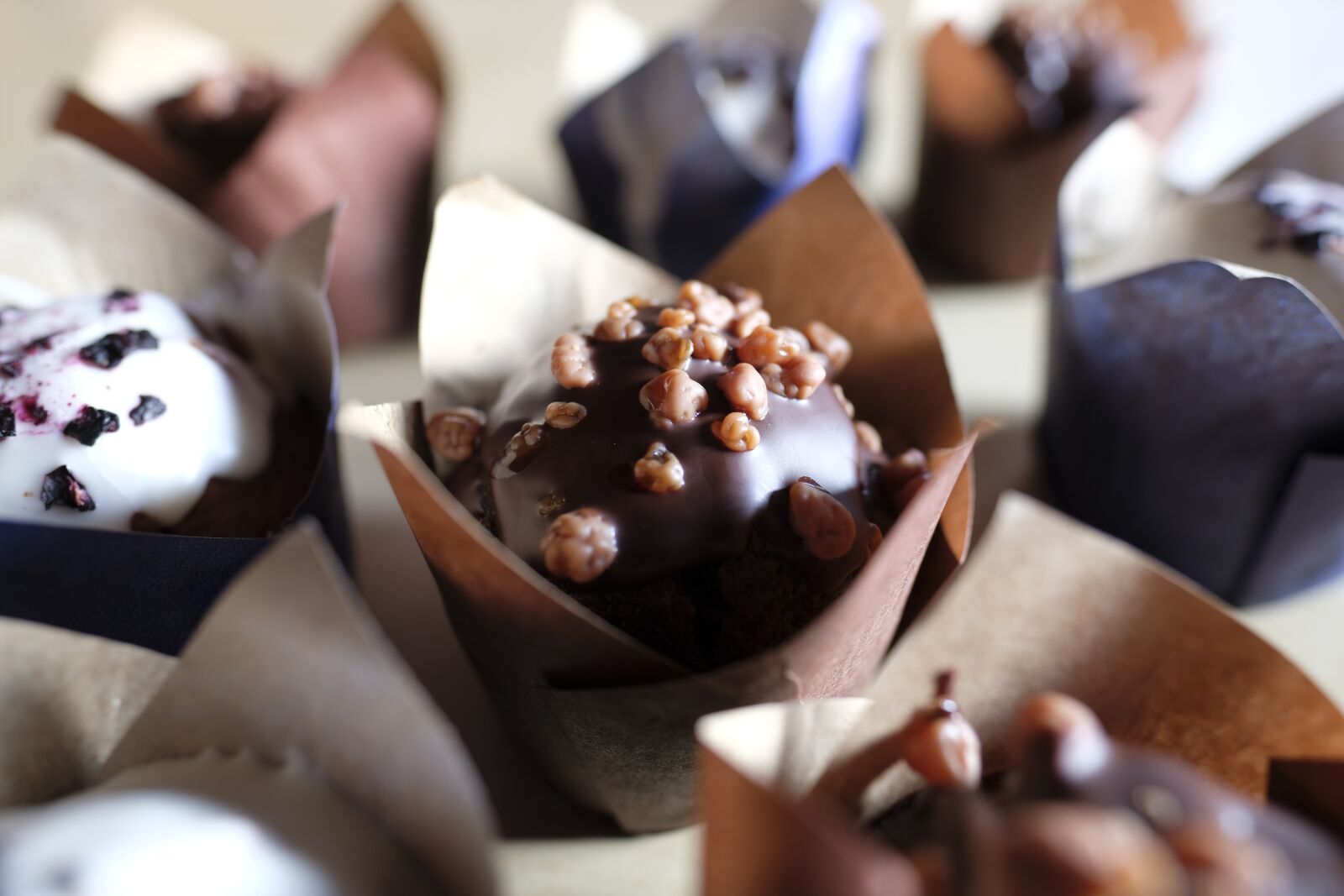 Fujifilm X-T2 + Fujifilm XF 16mm F1.4 R WR sample photo. Cupcake, cake, muffins photography