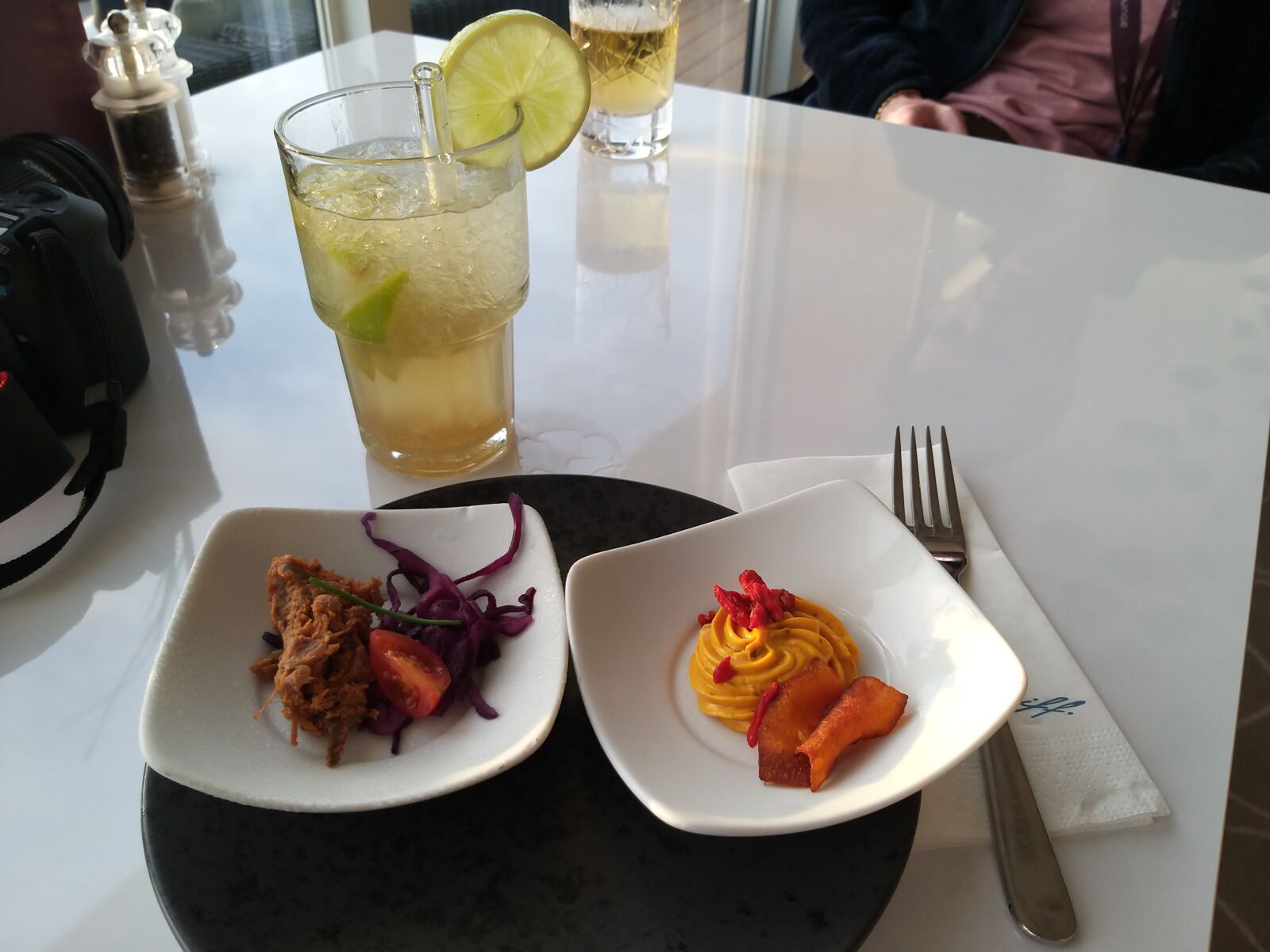 Samsung Galaxy A9 (2018) sample photo. Caipirinha, cocktail, fingerfood photography