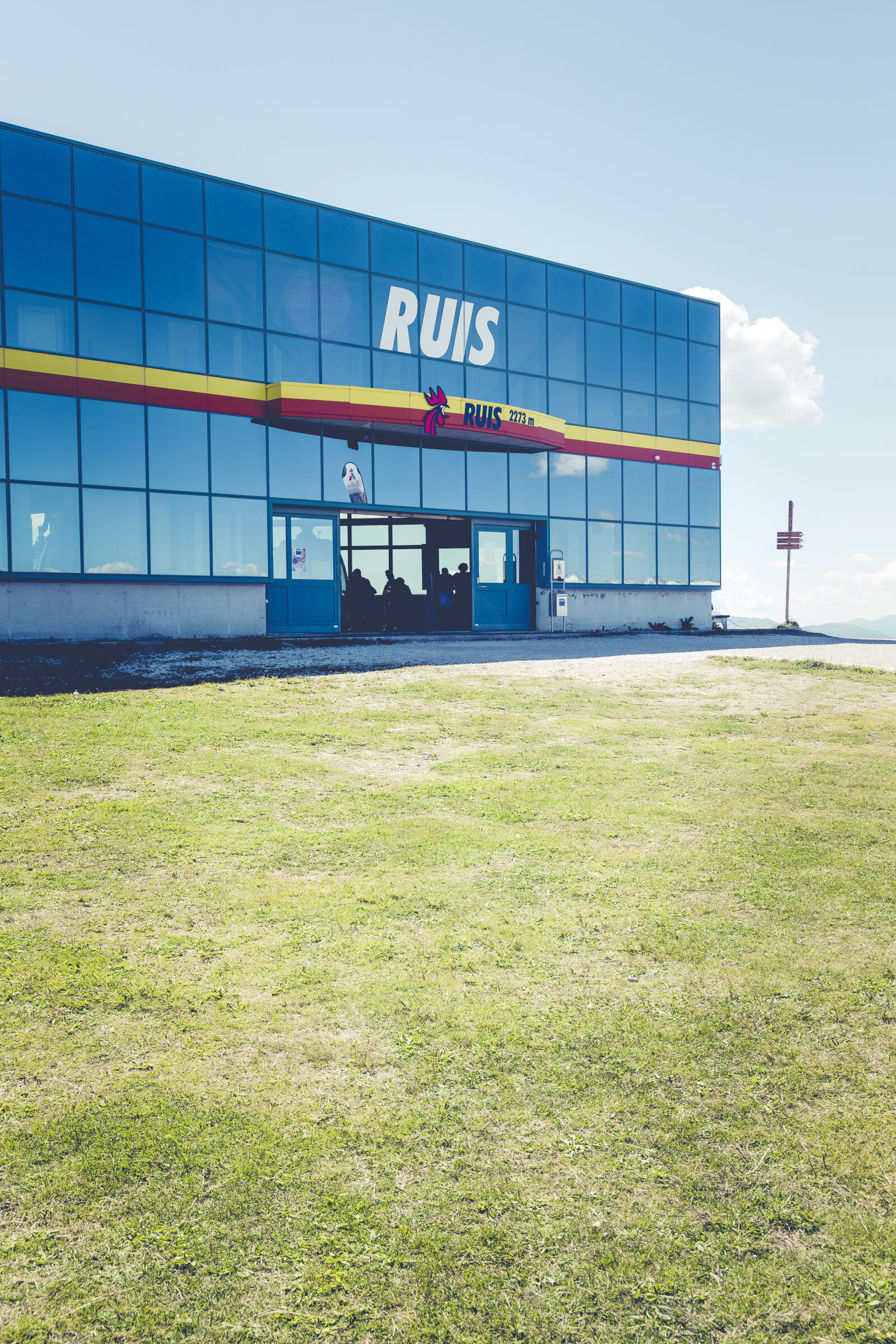 Canon EF 24-70mm F2.8L II USM sample photo. Building, grass, lawn, architecture photography