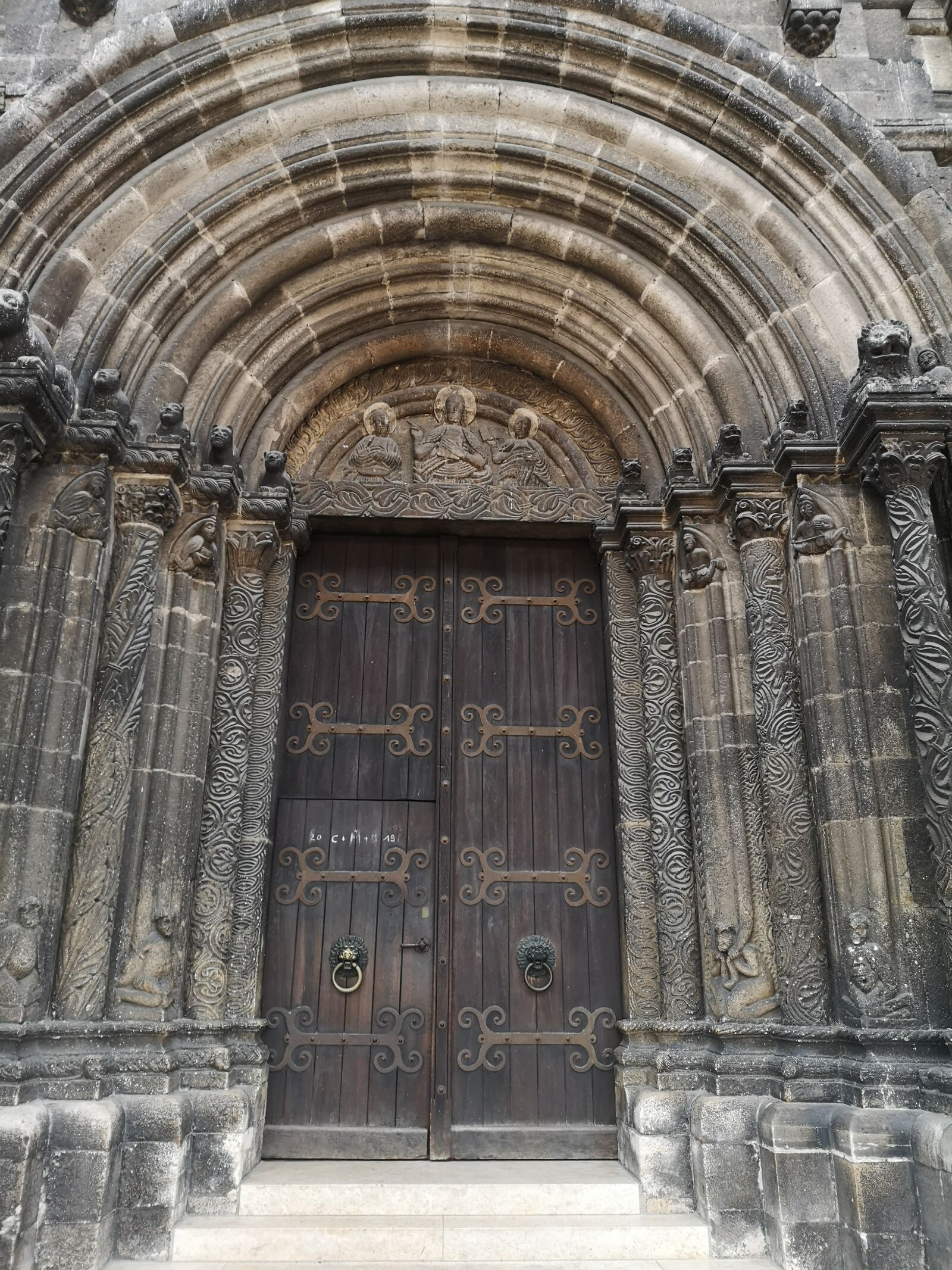 HUAWEI CLT-L29 sample photo. Church, church portal, gate photography
