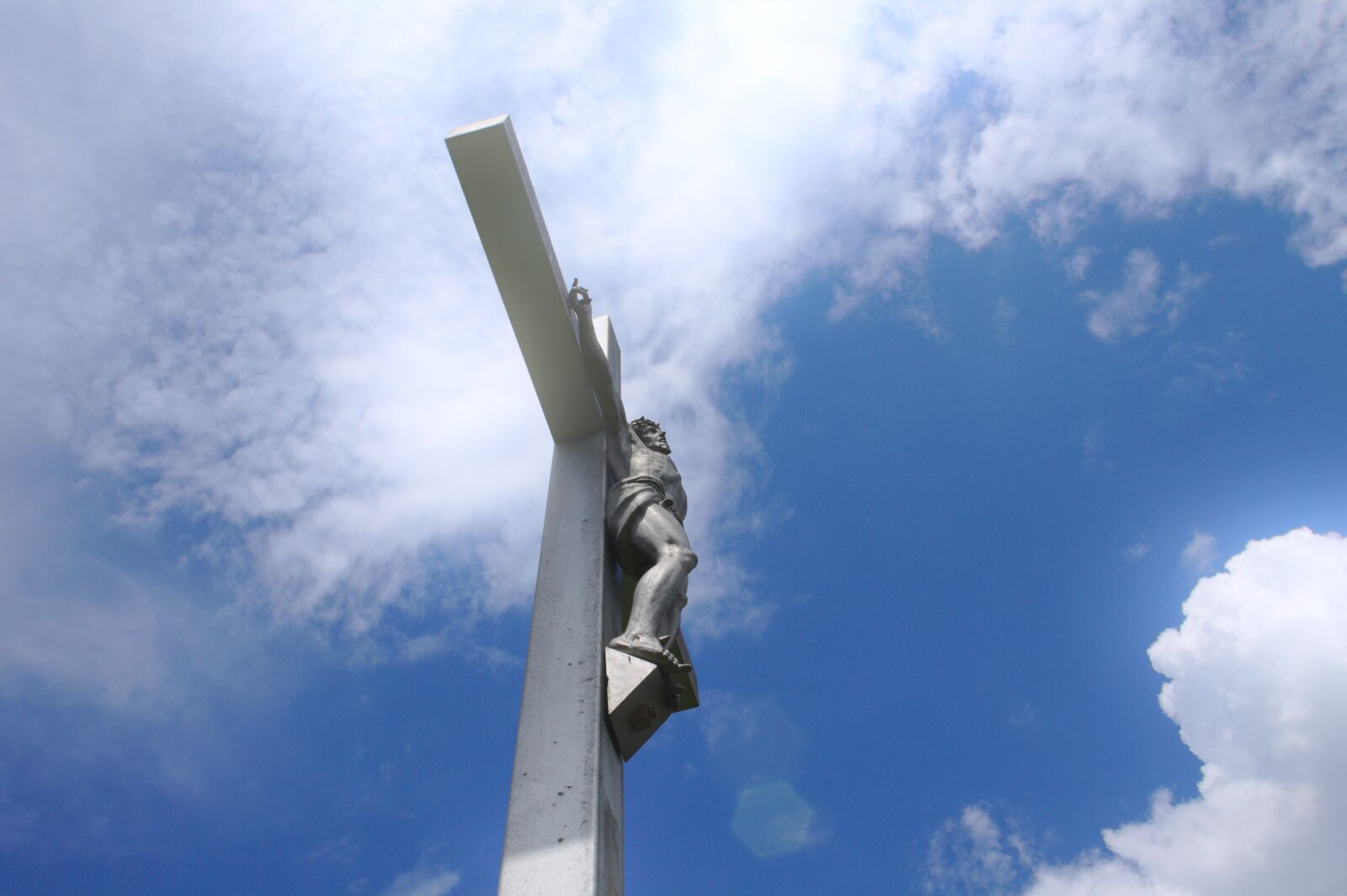Canon EOS 1100D (EOS Rebel T3 / EOS Kiss X50) sample photo. Jesus, sky, cross photography