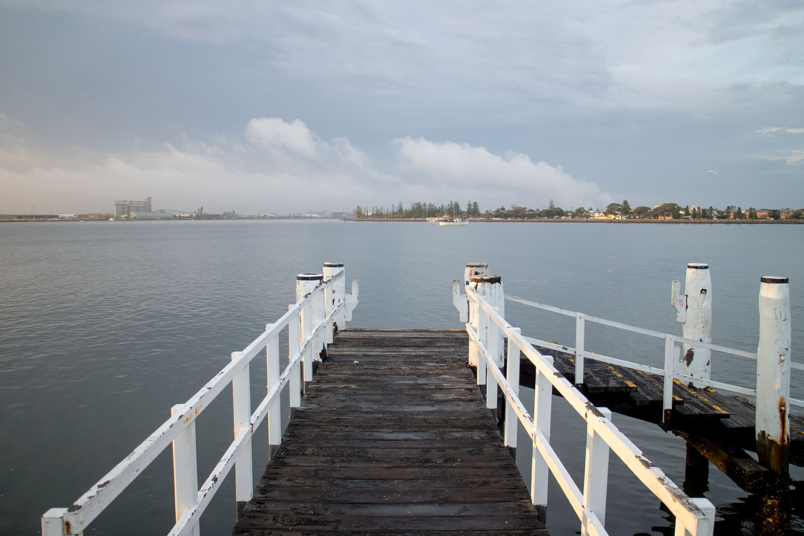 Canon EOS M2 + Canon EF-M 18-55mm F3.5-5.6 IS STM sample photo. Scenic, view, of, sea photography