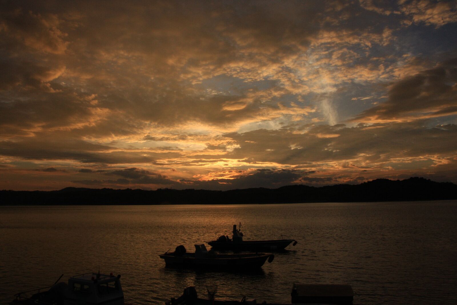 Canon EOS 40D sample photo. Glow, sea landscape, sea photography