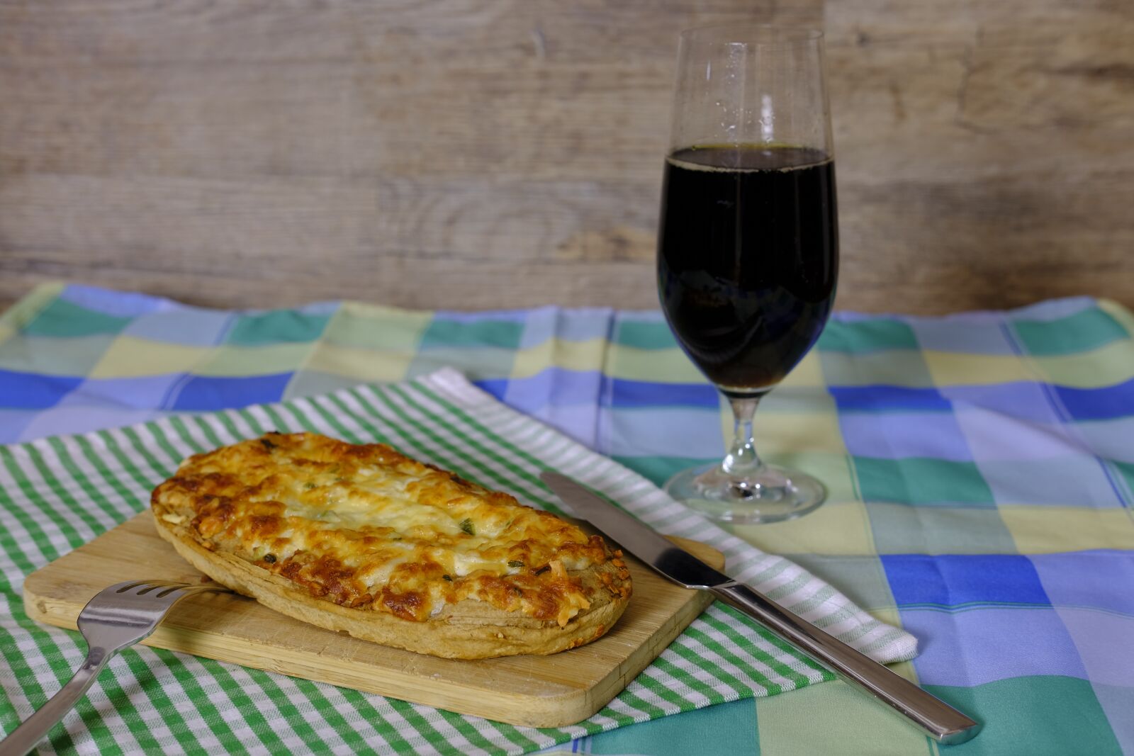 Fujifilm X-T2 + Fujifilm XF 35mm F2 R WR sample photo. Pizza, pizza bread, baguette photography