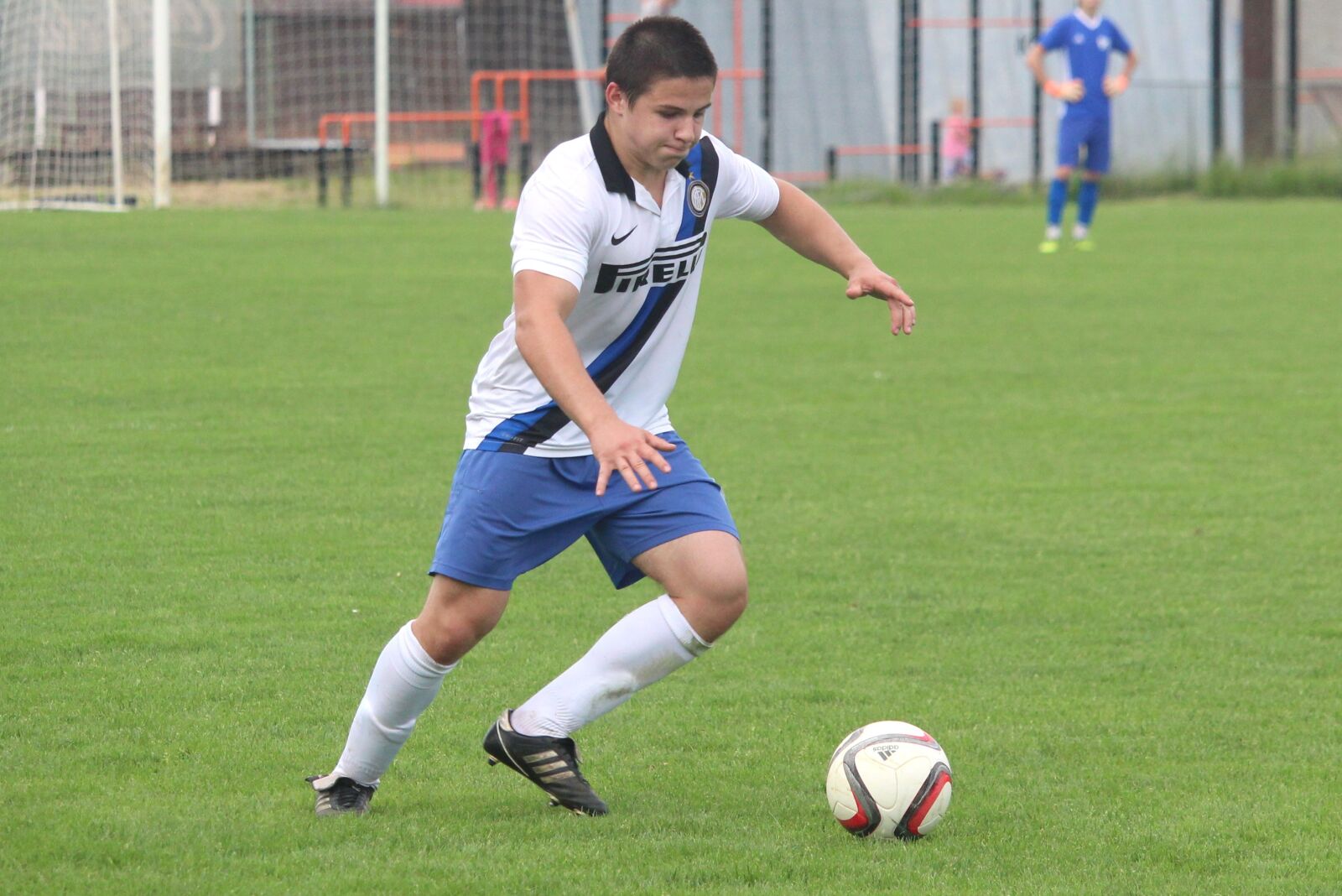 Canon EOS 1300D (EOS Rebel T6 / EOS Kiss X80) sample photo. Football, puppy, match photography
