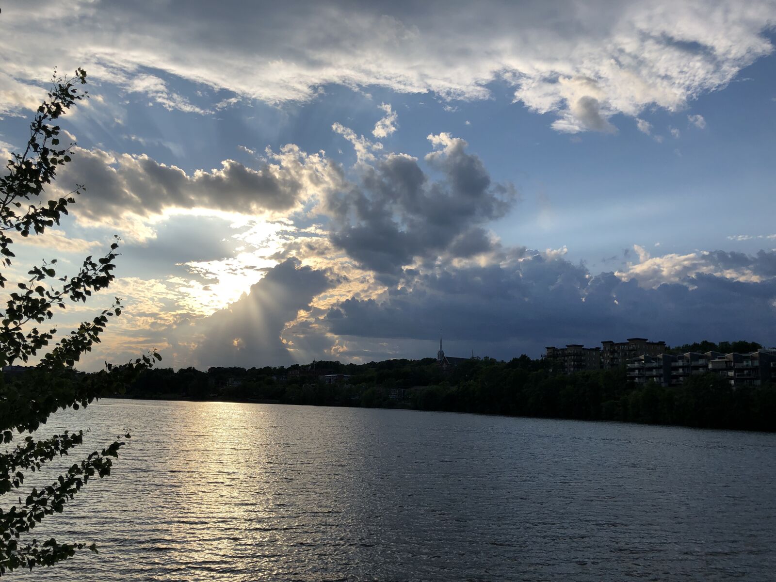 iPhone X back dual camera 4mm f/1.8 sample photo. Sky, clouds, nature photography