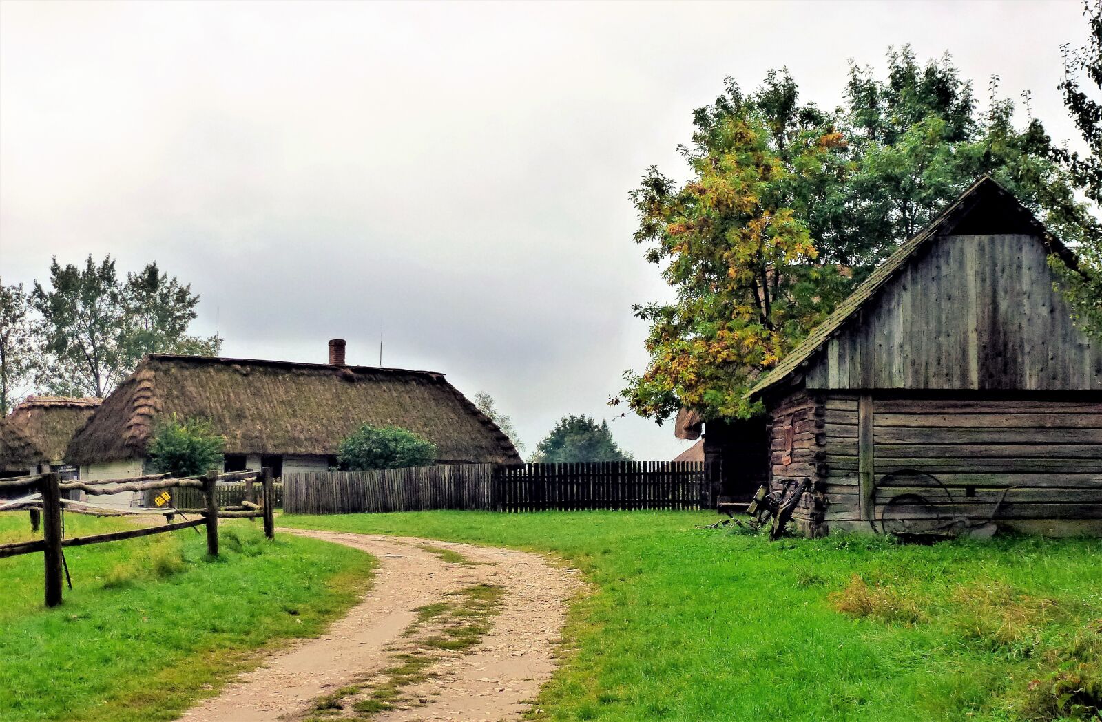 Panasonic Lumix DMC-ZS10 (Lumix DMC-TZ20 / Lumix DMC-TZ22) sample photo. Grange, house, farm photography