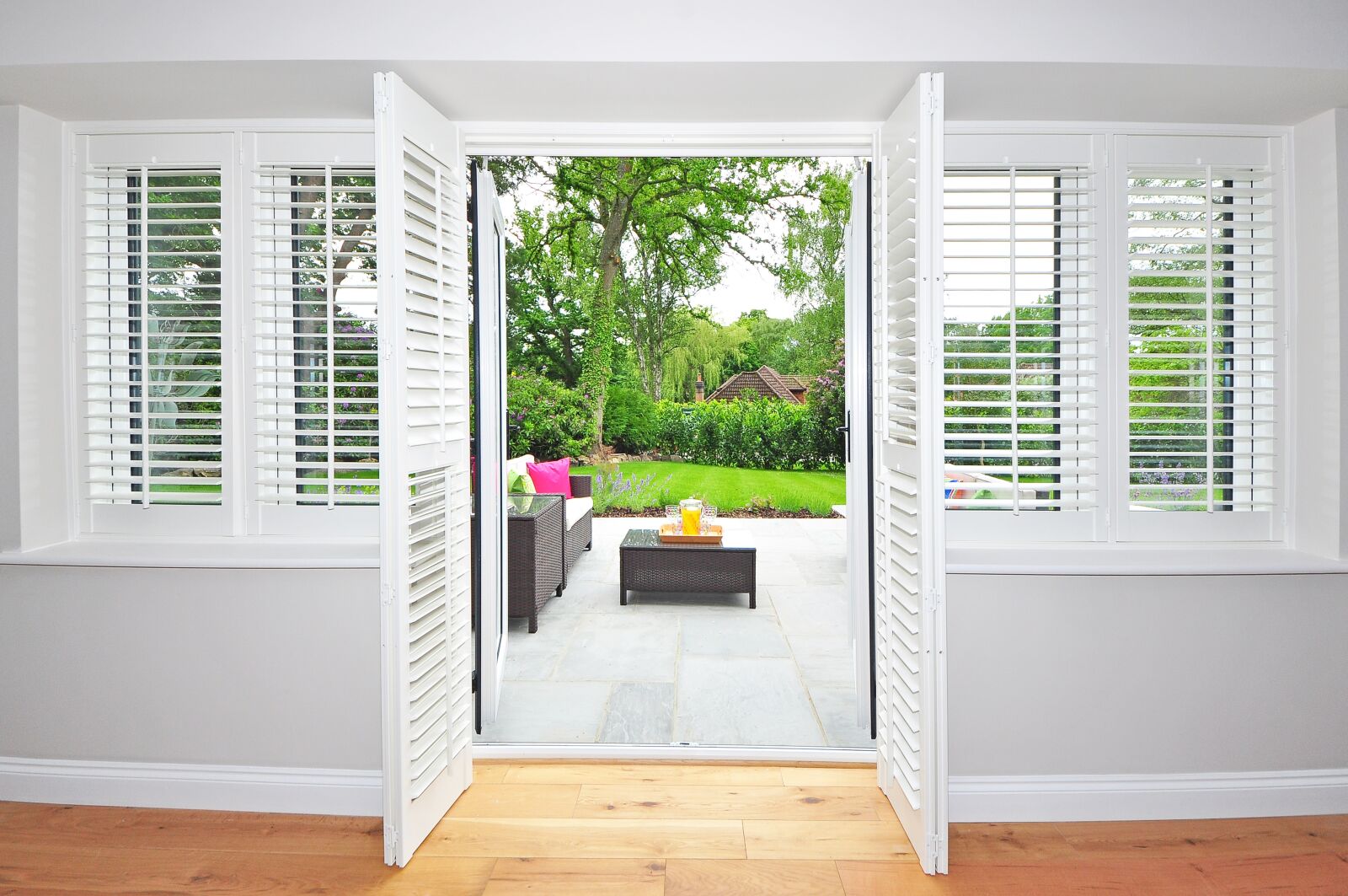 Nikon D90 sample photo. Shutters, colonial shutters, plantation photography