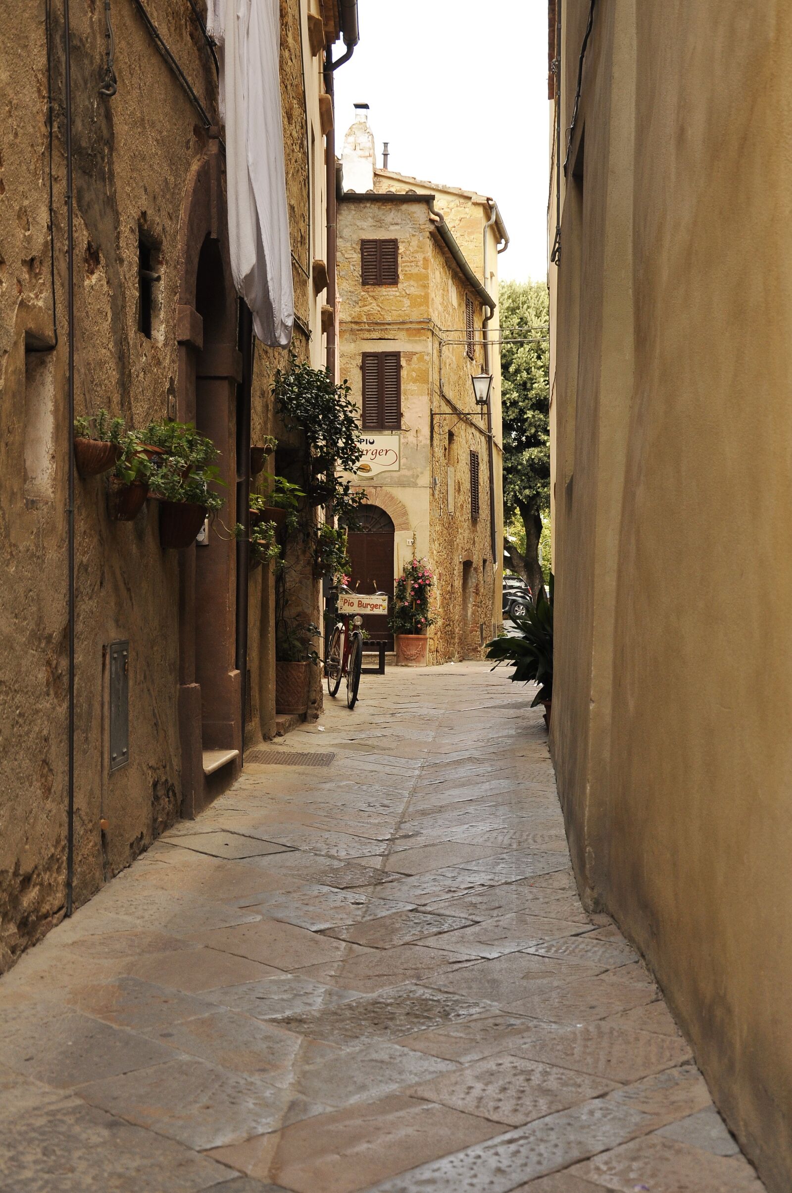 Nikon D90 sample photo. Tuscany, italy, street photography