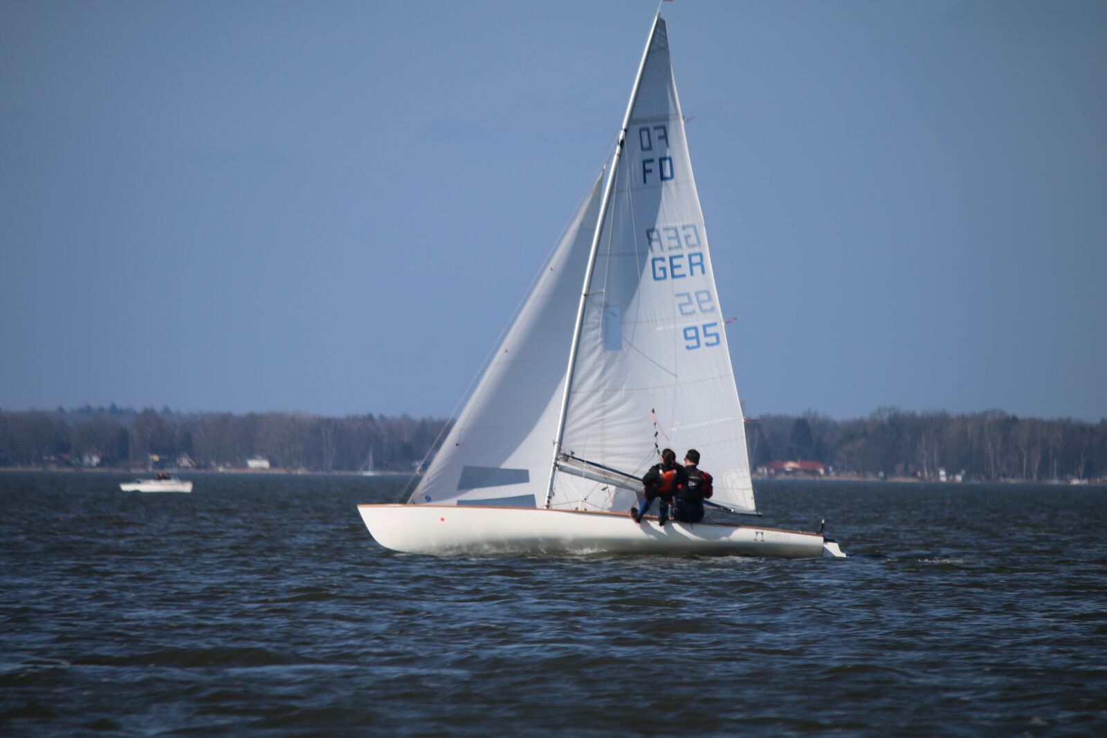 Canon EF-S 55-250mm F4-5.6 IS sample photo. Boat, ship, lake photography