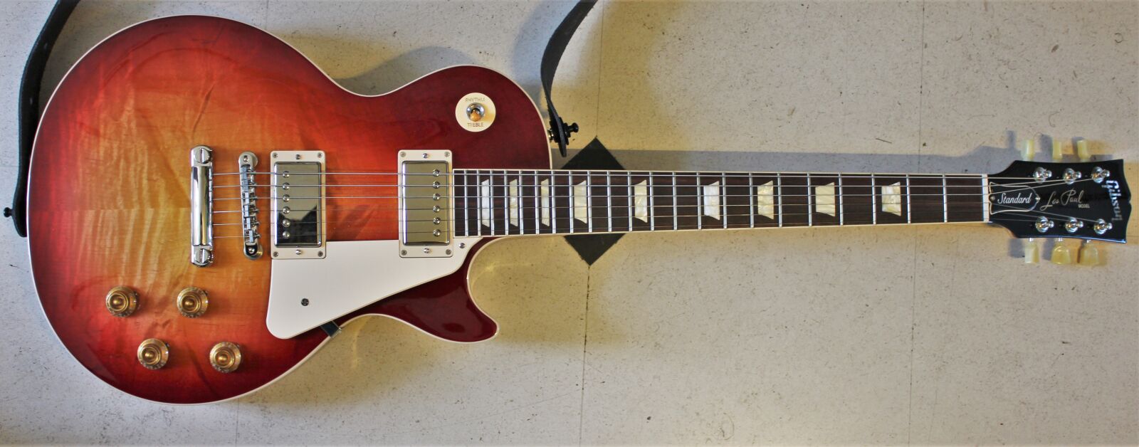 Canon EOS 550D (EOS Rebel T2i / EOS Kiss X4) sample photo. Gibson, les paul, standard photography