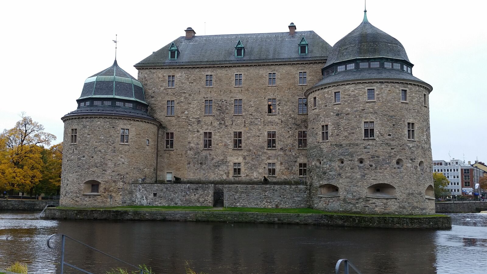 Samsung Galaxy S5 sample photo. örebro, castle, park photography