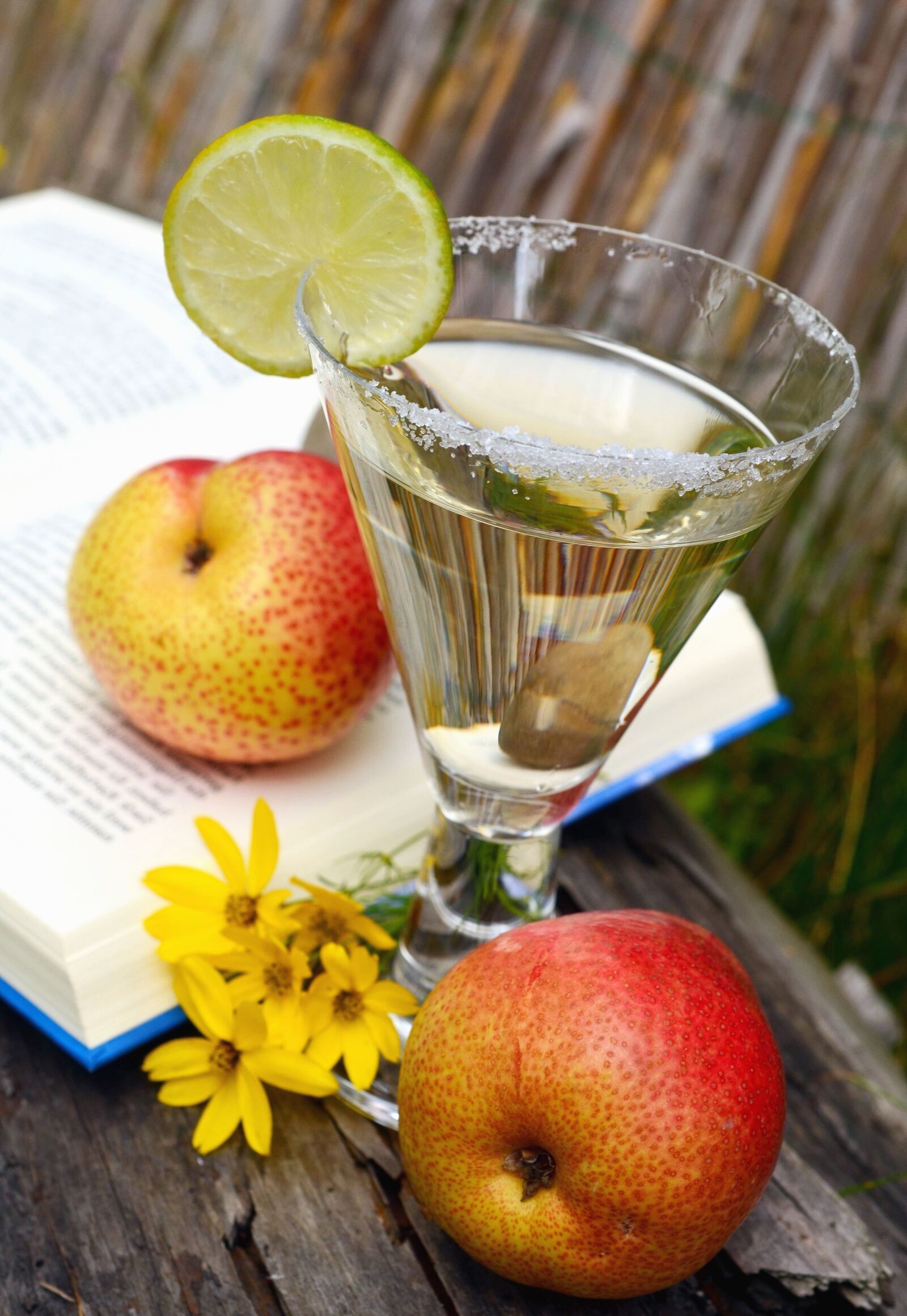 Nikon D5100 sample photo. Drink, fruit juice, apple photography