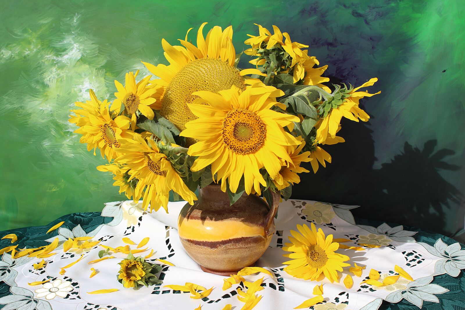 Canon EOS 1200D (EOS Rebel T5 / EOS Kiss X70 / EOS Hi) sample photo. Still life, bouquet, sunflower photography