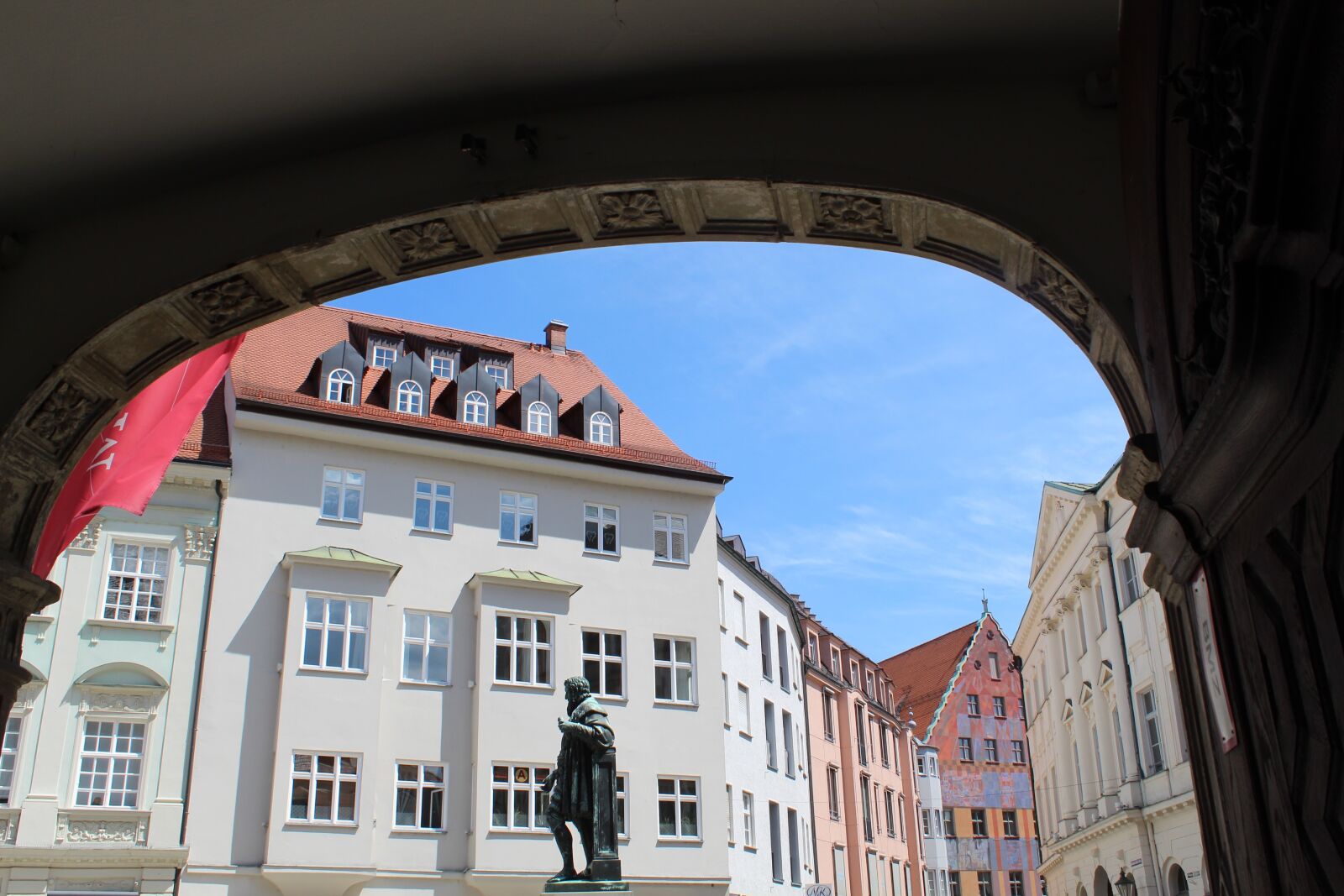 Canon EOS 1300D (EOS Rebel T6 / EOS Kiss X80) sample photo. Augsburg, downtown, city photography