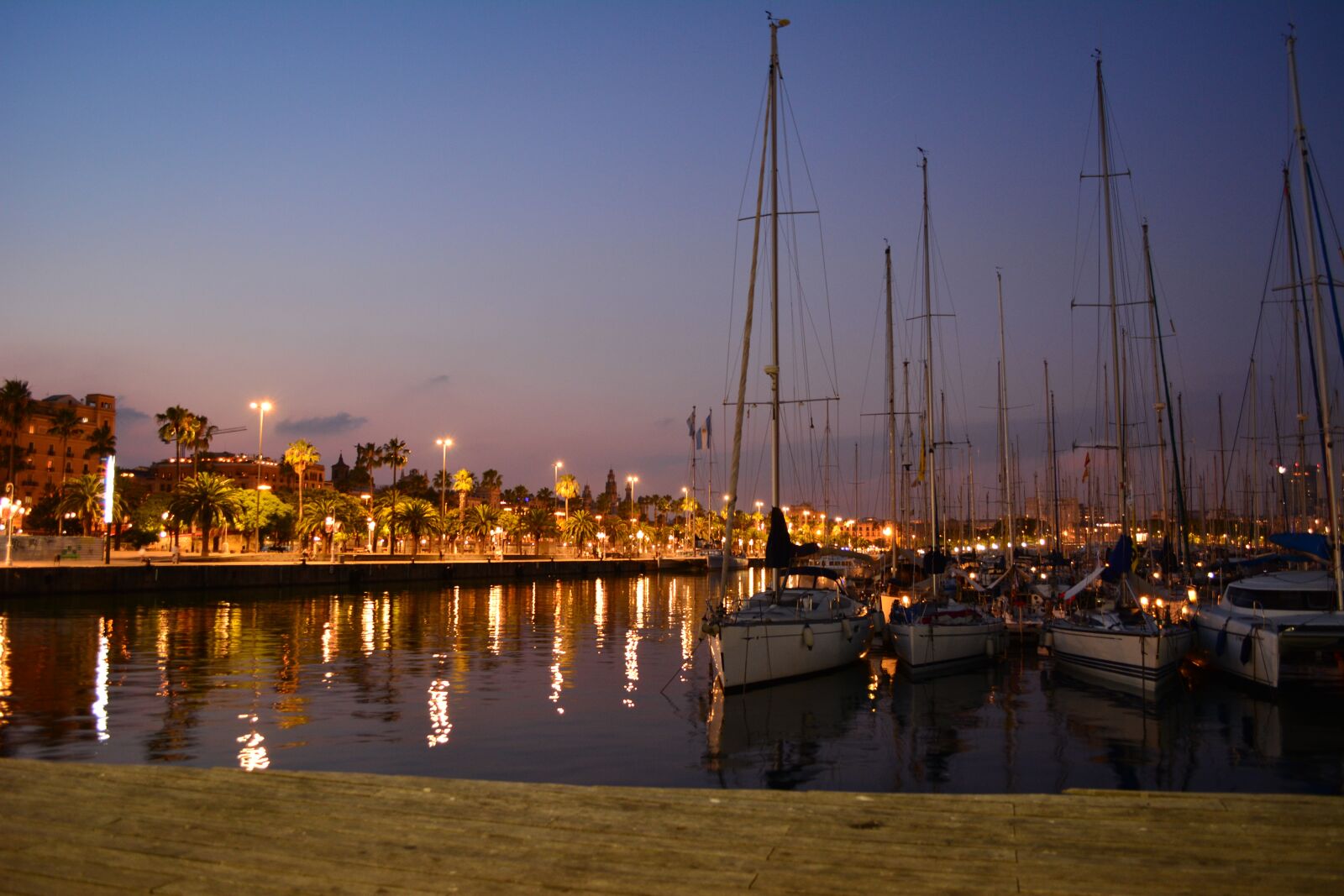 Nikon D5200 sample photo. Barcelona, spain, mar photography