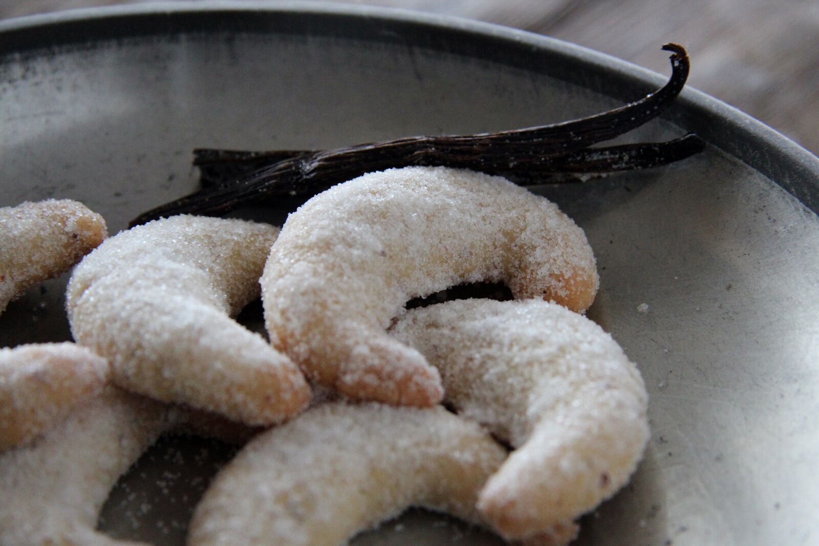 Canon EF-S 17-85mm F4-5.6 IS USM sample photo. Bake, cookie, cookies photography