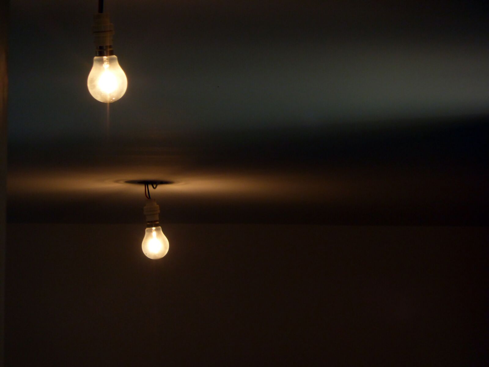 Panasonic Lumix DMC-ZS30 (Lumix DMC-TZ40) sample photo. Bulb, light, ceiling photography