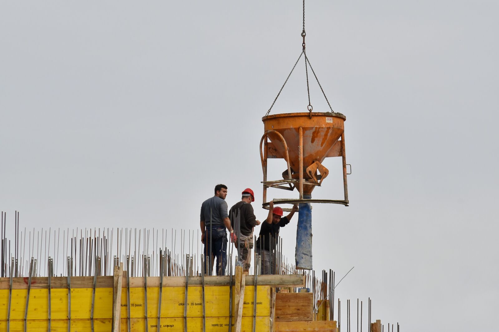 Nikon D5500 sample photo. Building, concrete, construction worker photography