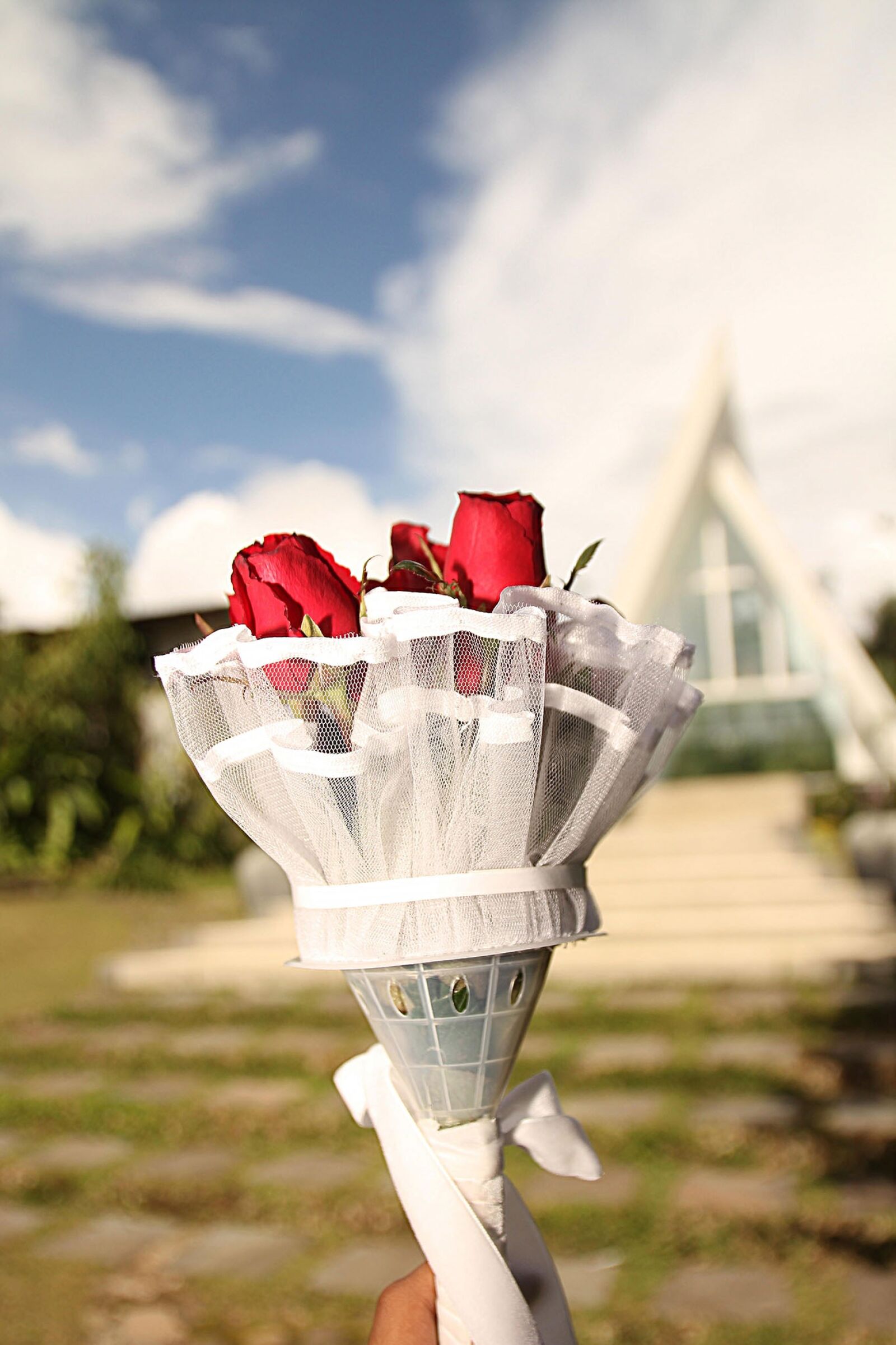 Canon EOS 7D sample photo. Flowers, hand bouqet, church photography
