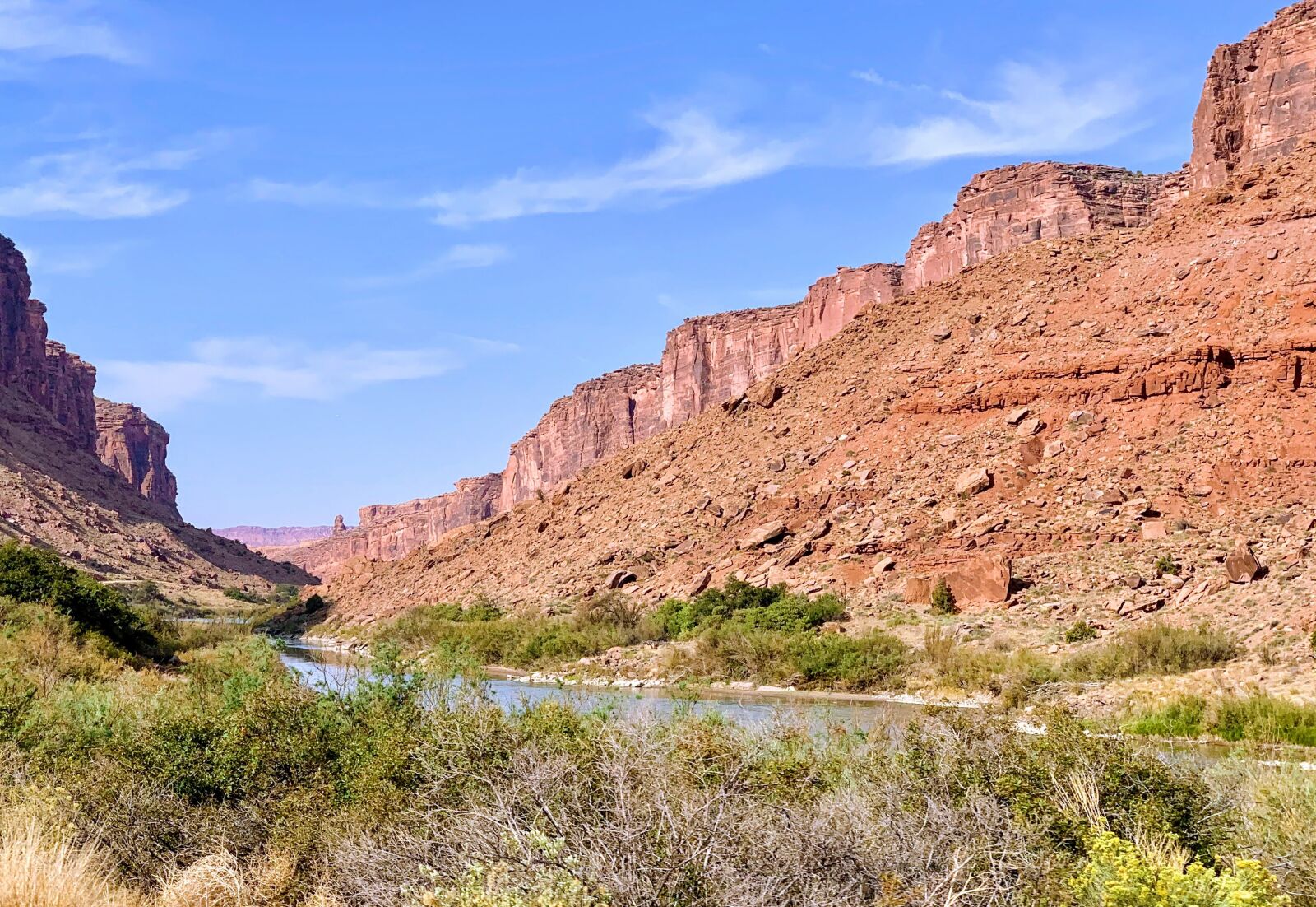 iPhone XS back dual camera 6mm f/2.4 sample photo. Utah, moab, colorado river photography