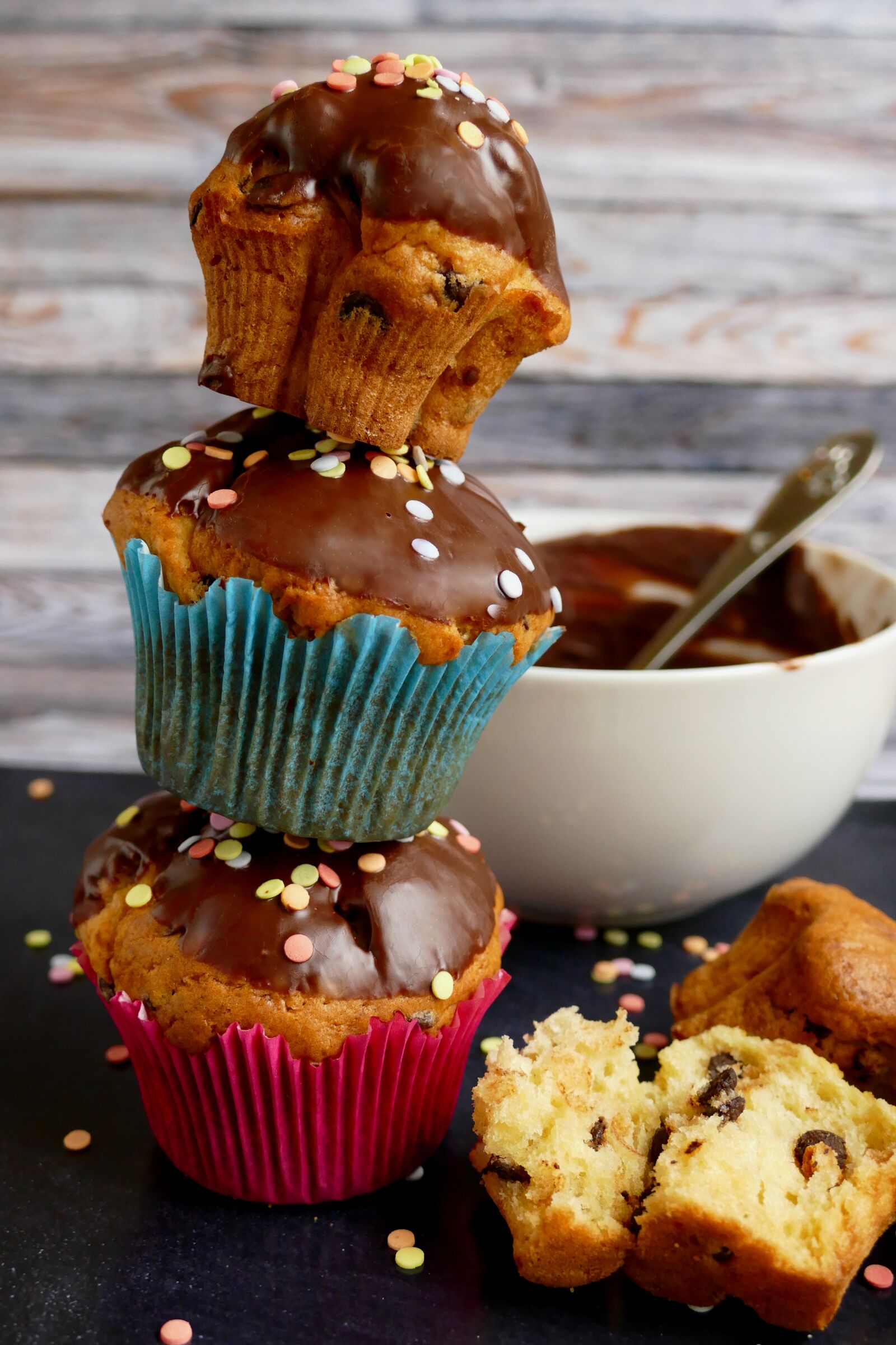 Panasonic Lumix DMC-FZ1000 sample photo. Muffins, cupcakes, cake photography