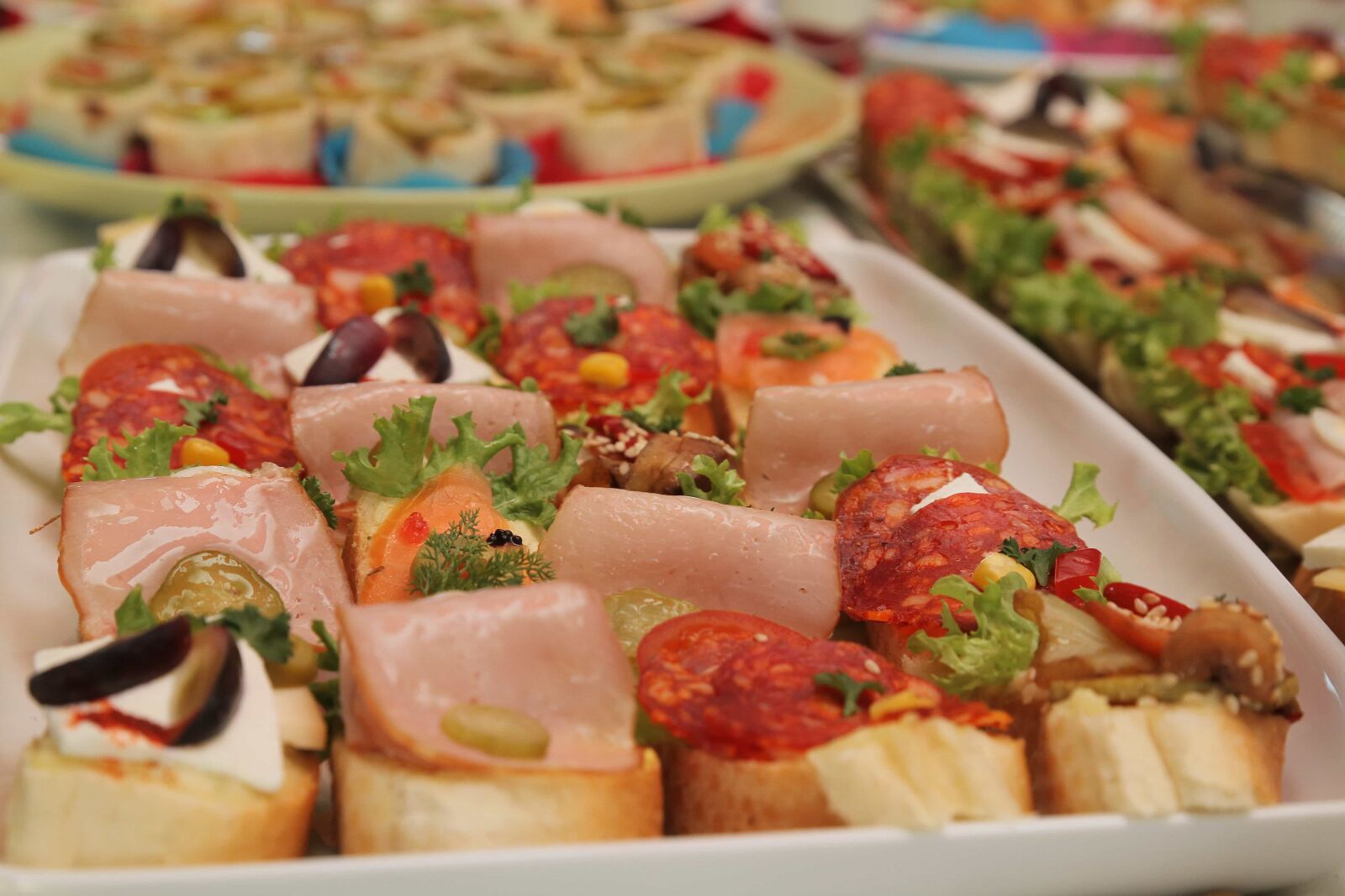 Canon EOS 7D sample photo. Dining area, food, lunchroom photography