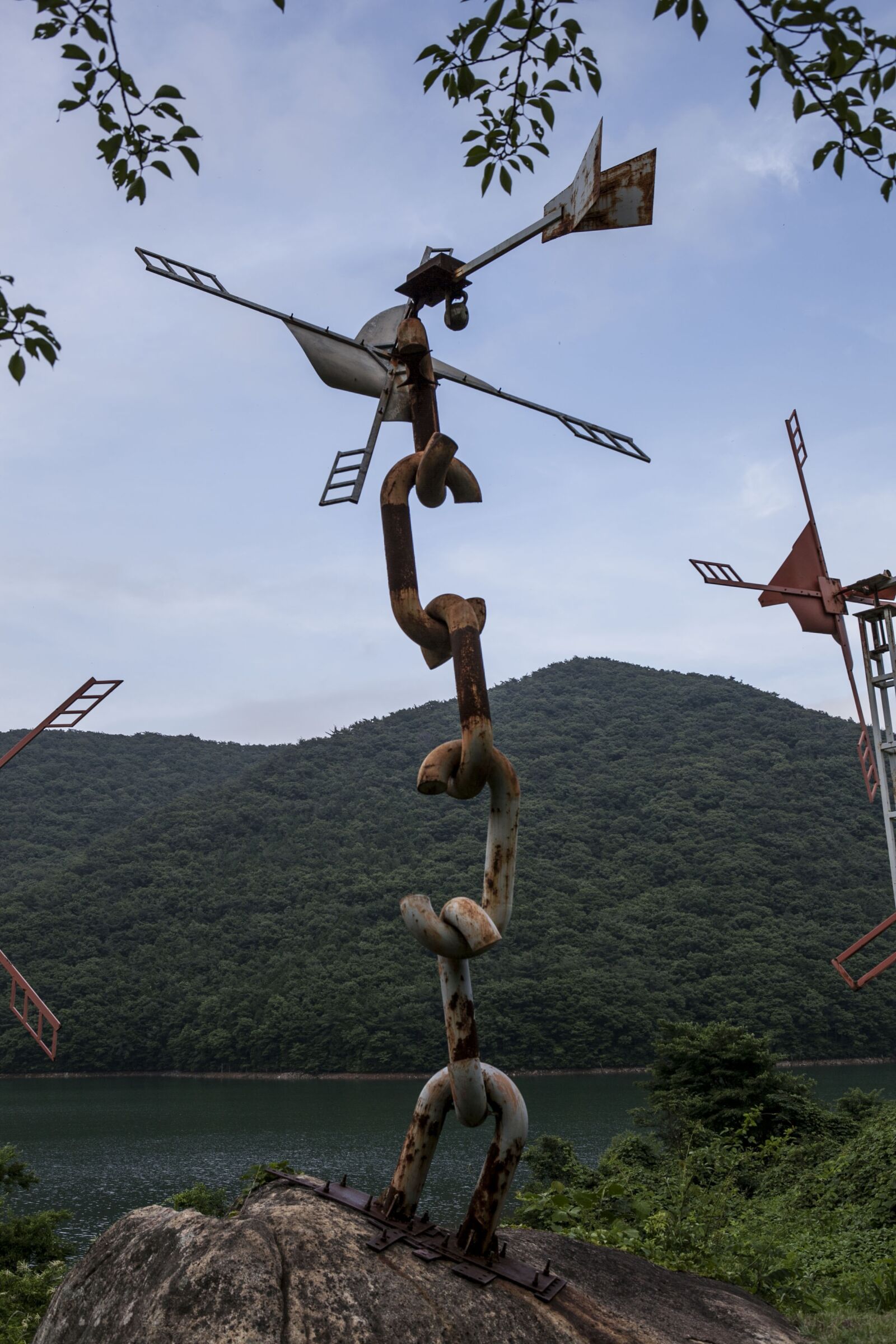 Canon EOS 5D Mark II sample photo. The wind traces, sculpture photography