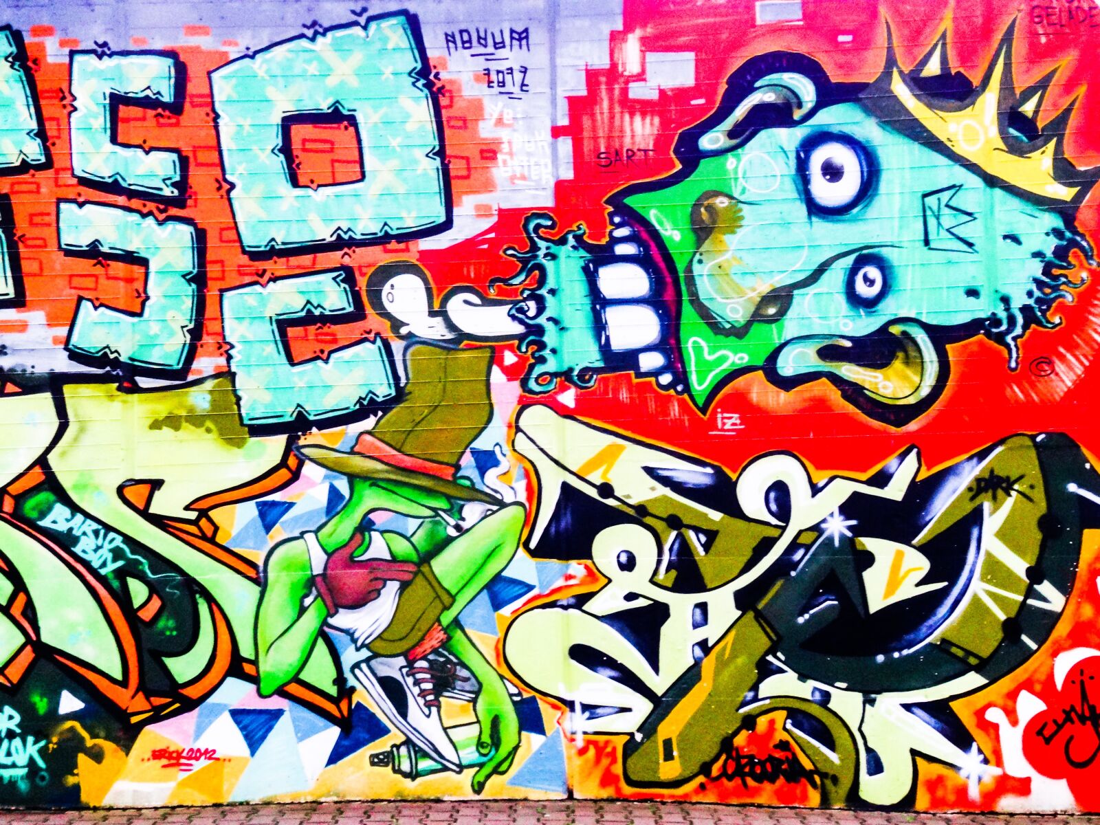 Sony Cyber-shot DSC-HX50V sample photo. Graffiti, decoration, painted photography