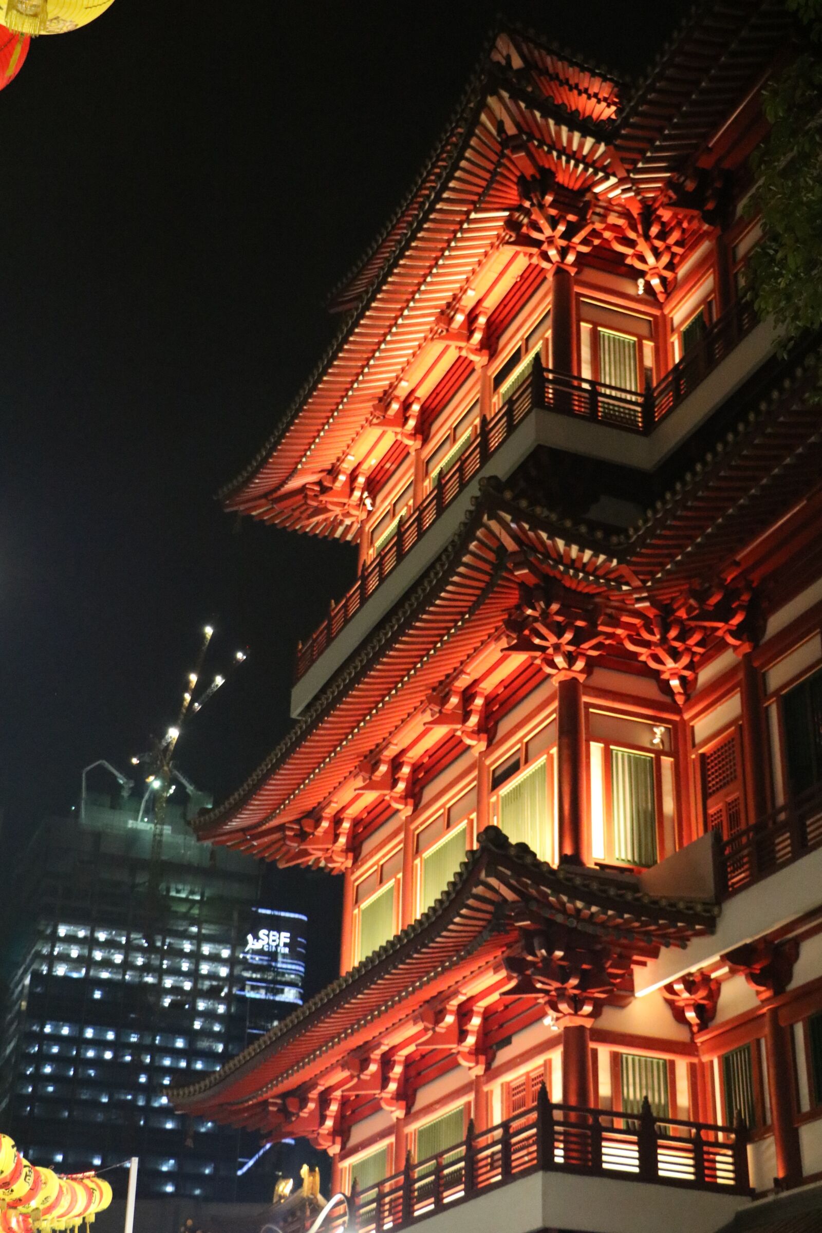 Canon EOS 750D (EOS Rebel T6i / EOS Kiss X8i) sample photo. Temple, red, b photography