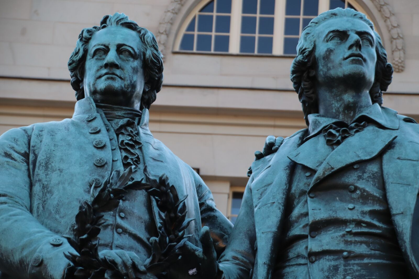 Canon EOS M50 (EOS Kiss M) sample photo. Goethe, schiller, monument photography