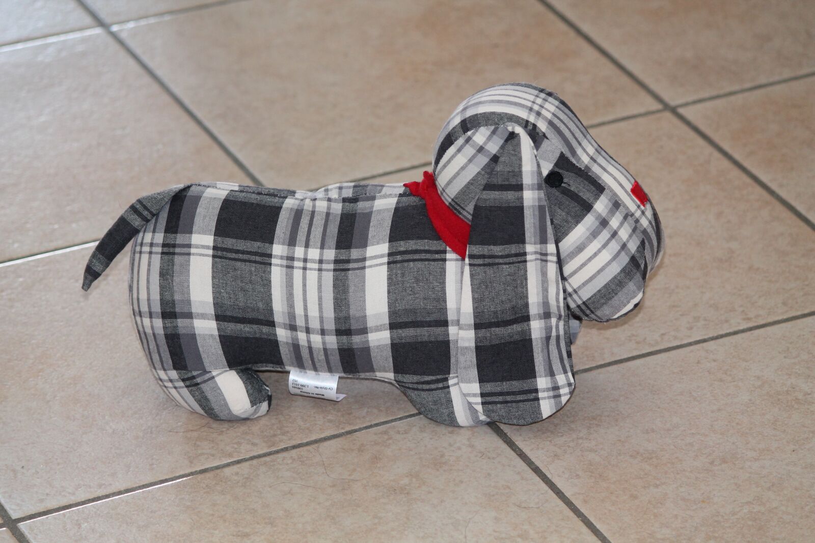 Canon EF-S 55-250mm F4-5.6 IS II sample photo. Plush, doggie, doorstop photography